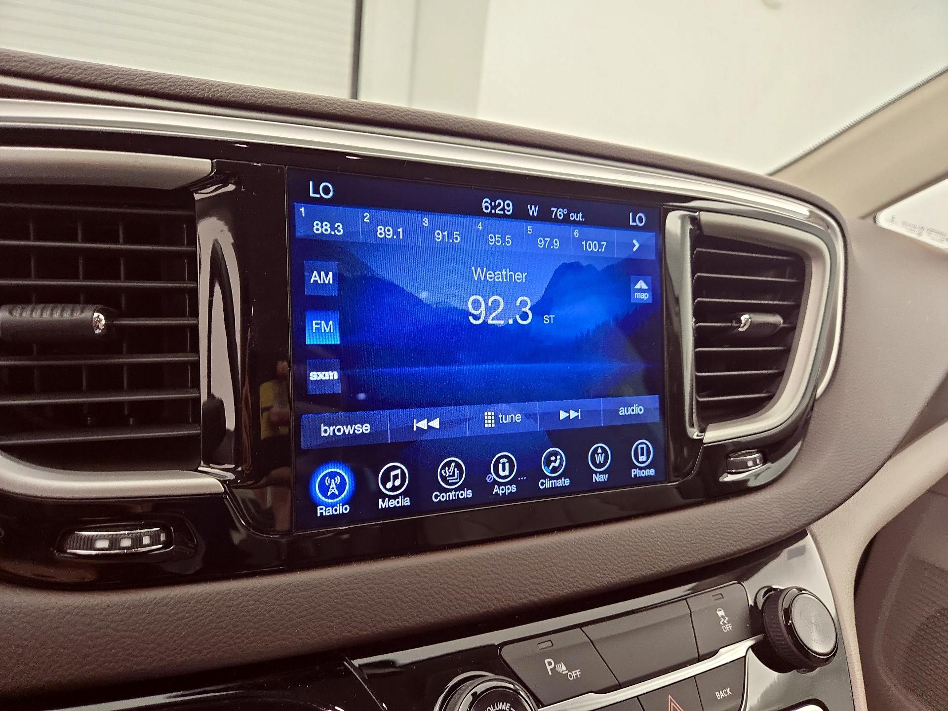 Thumbnail: 2017 Chrysler Pacifica - 15