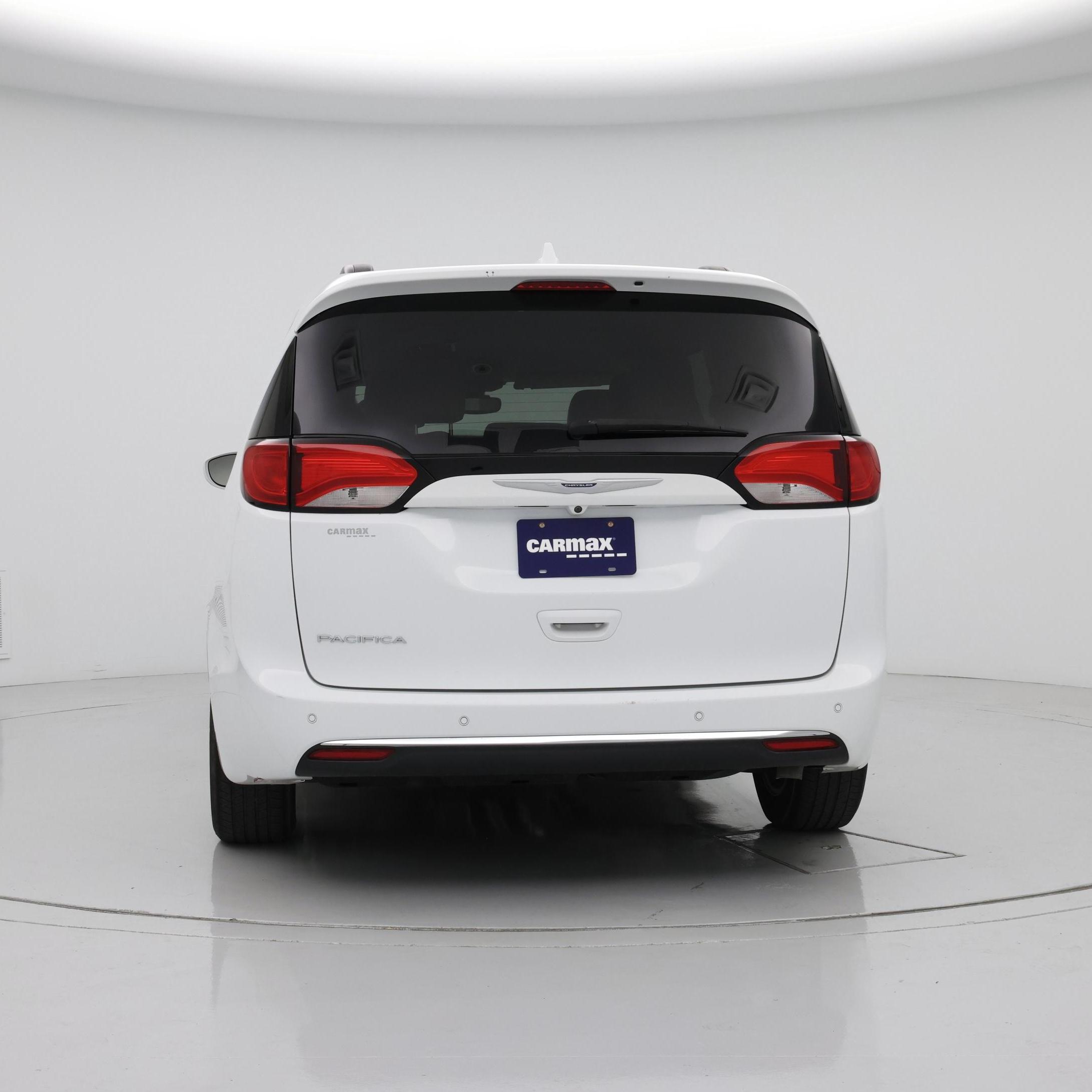 Thumbnail: 2017 Chrysler Pacifica - 6