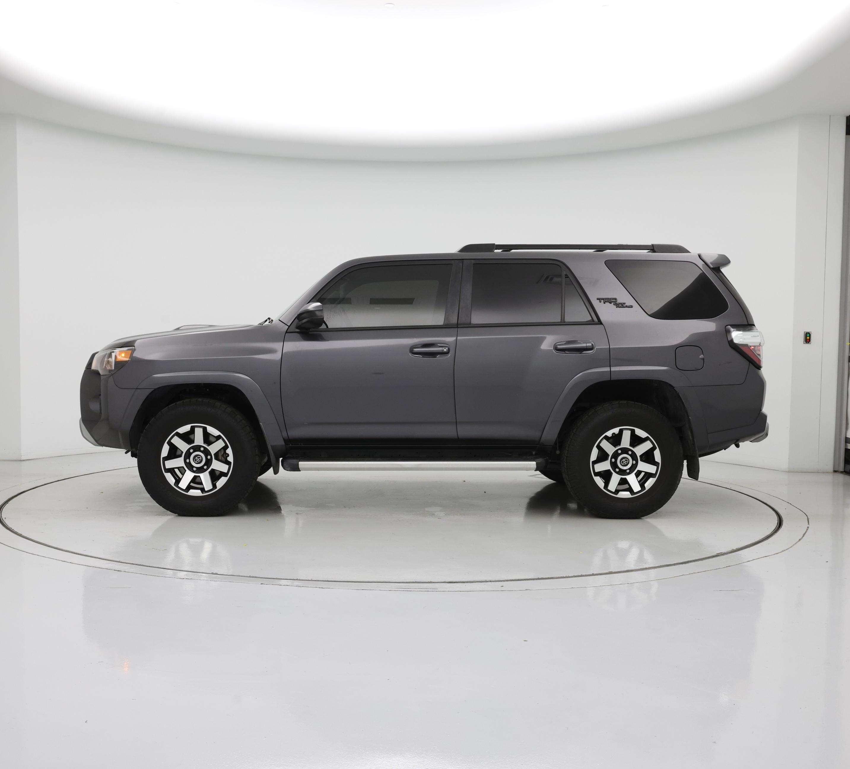 Thumbnail: 2021 Toyota 4Runner - 3