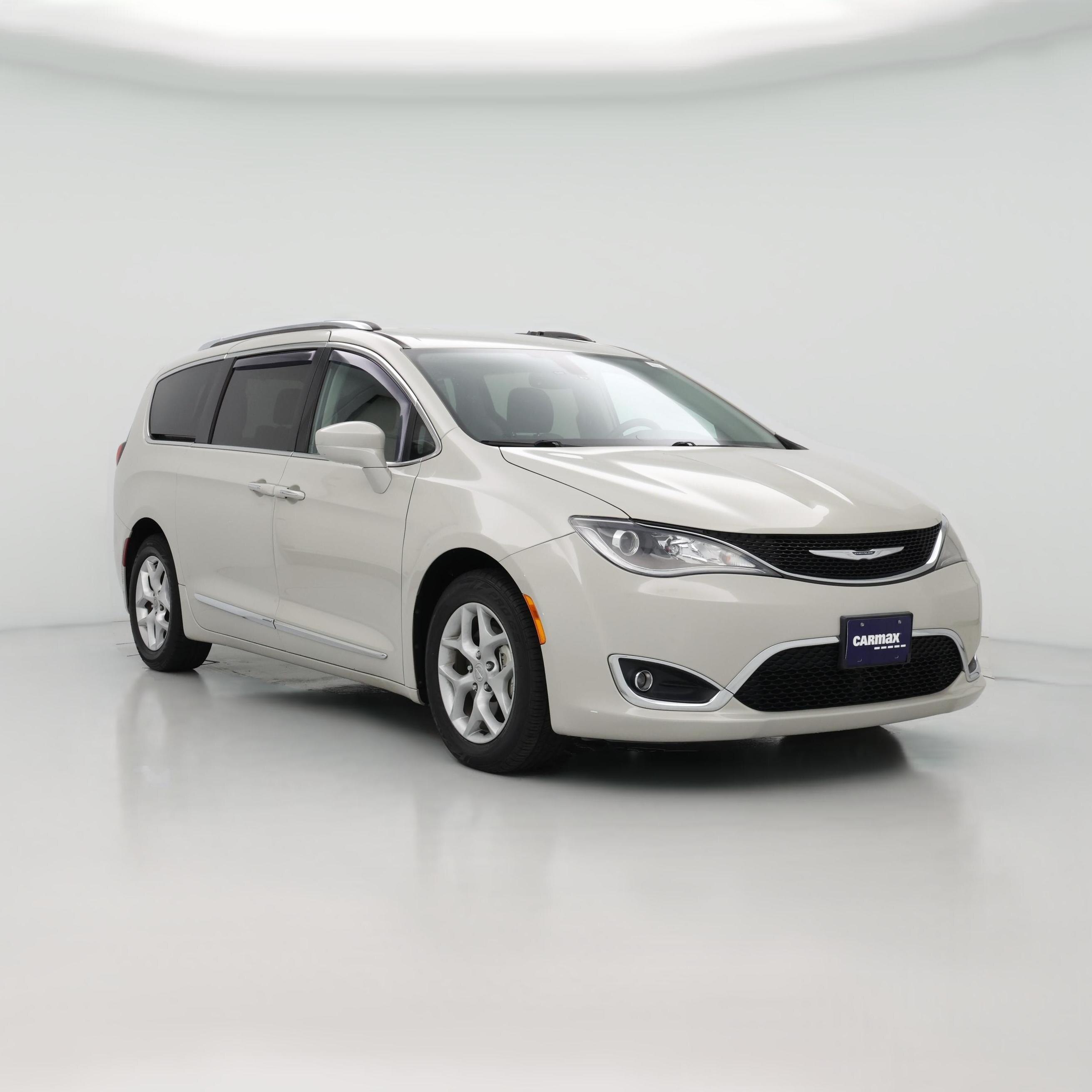 Thumbnail: 2017 Chrysler Pacifica - 1