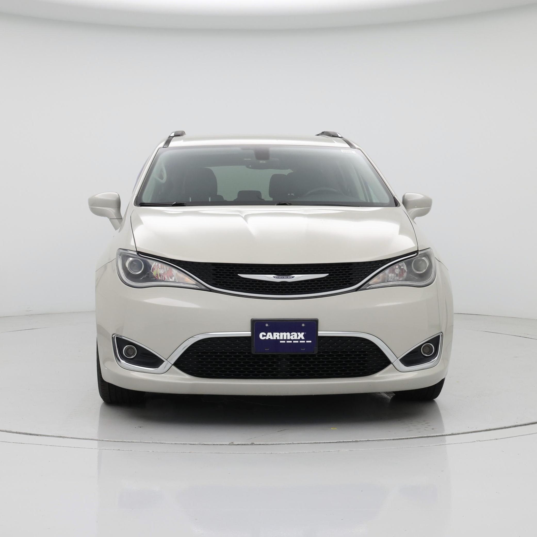 Thumbnail: 2017 Chrysler Pacifica - 5