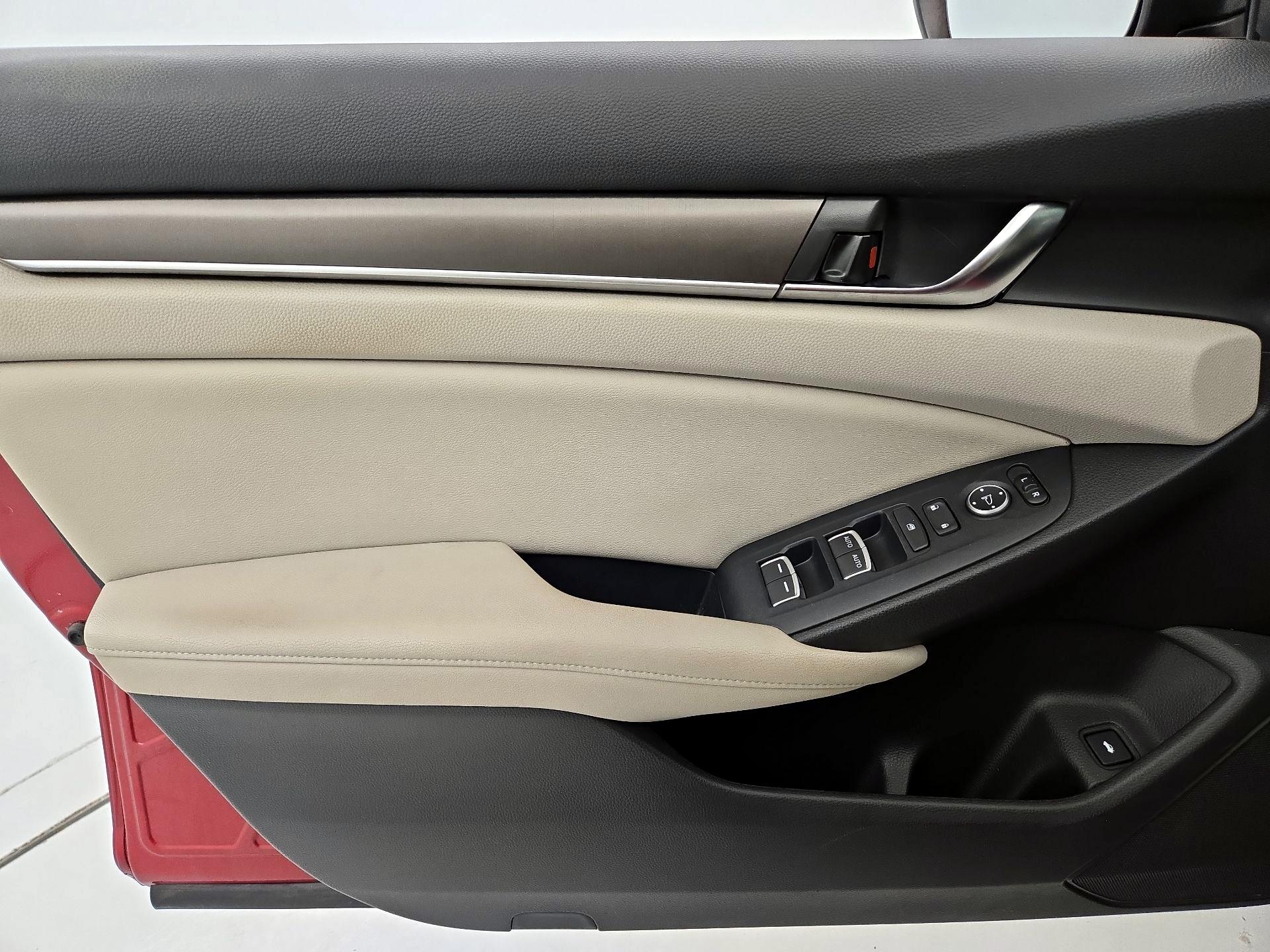 Thumbnail: 2018 Honda Accord - 12