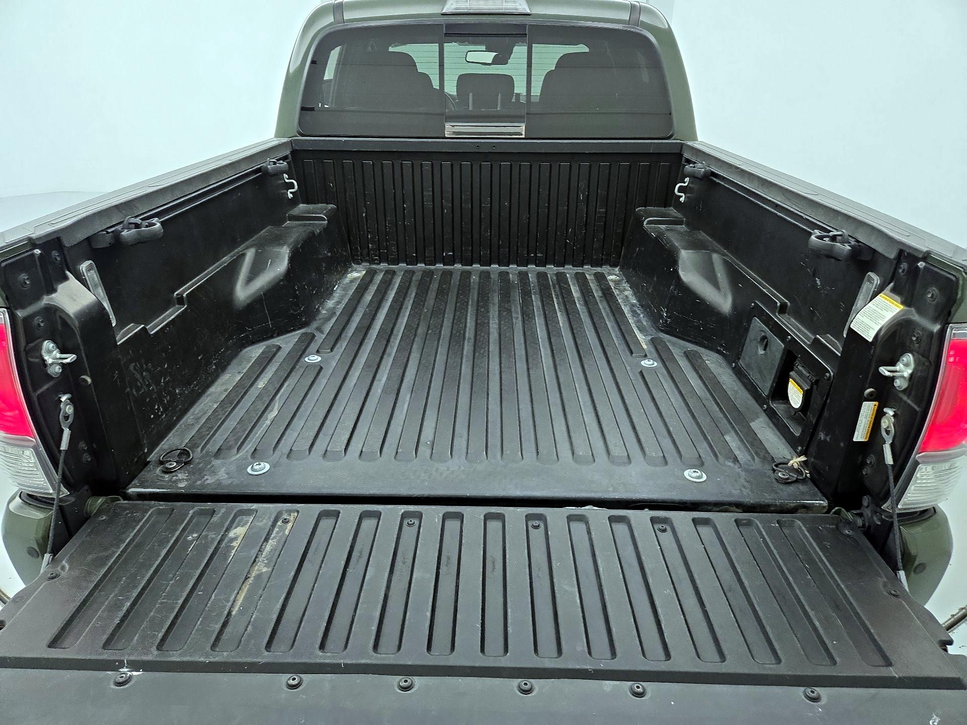 Thumbnail: 2021 Toyota Tacoma - 20