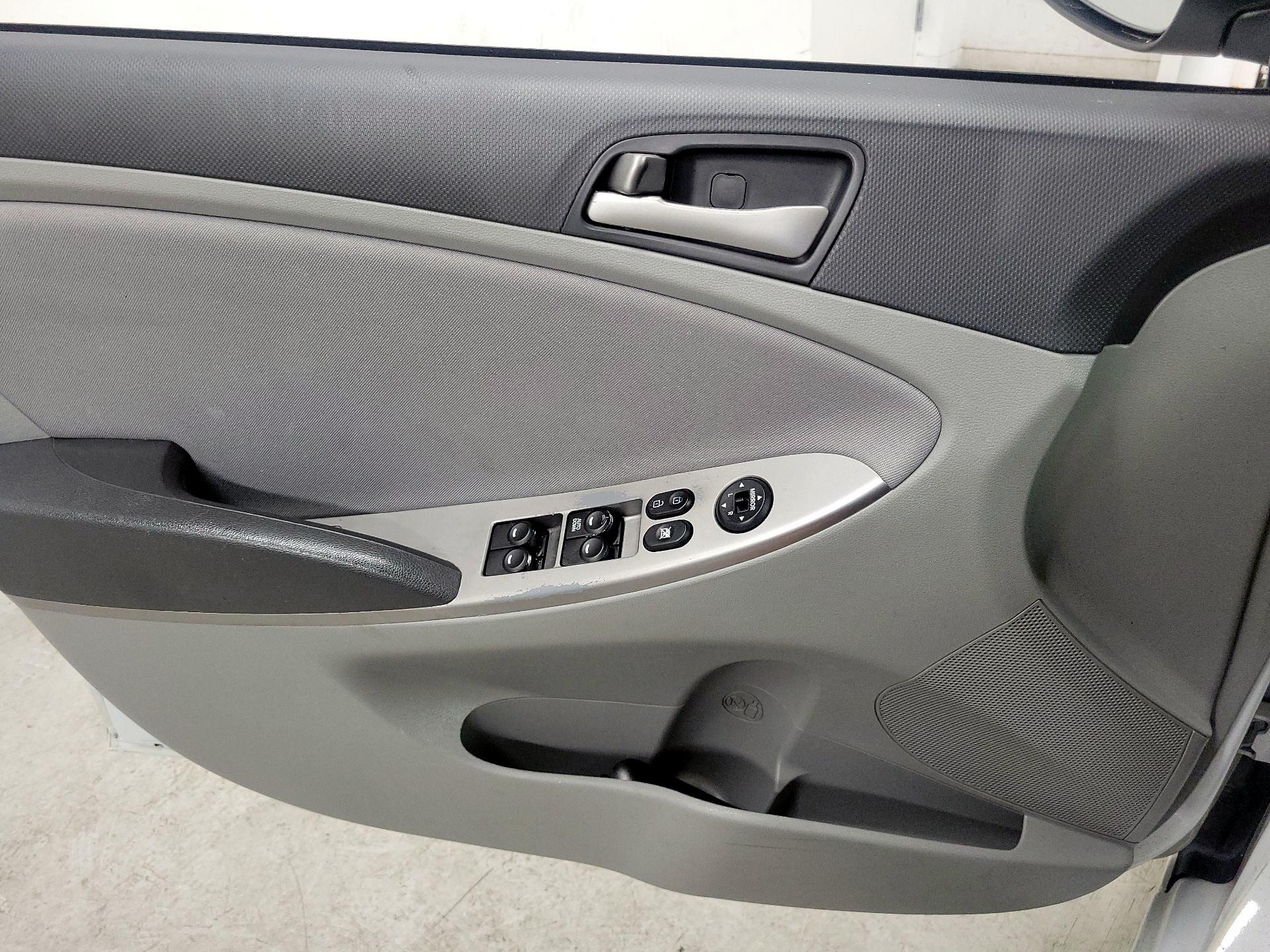 Thumbnail: 2017 Hyundai Accent - 12