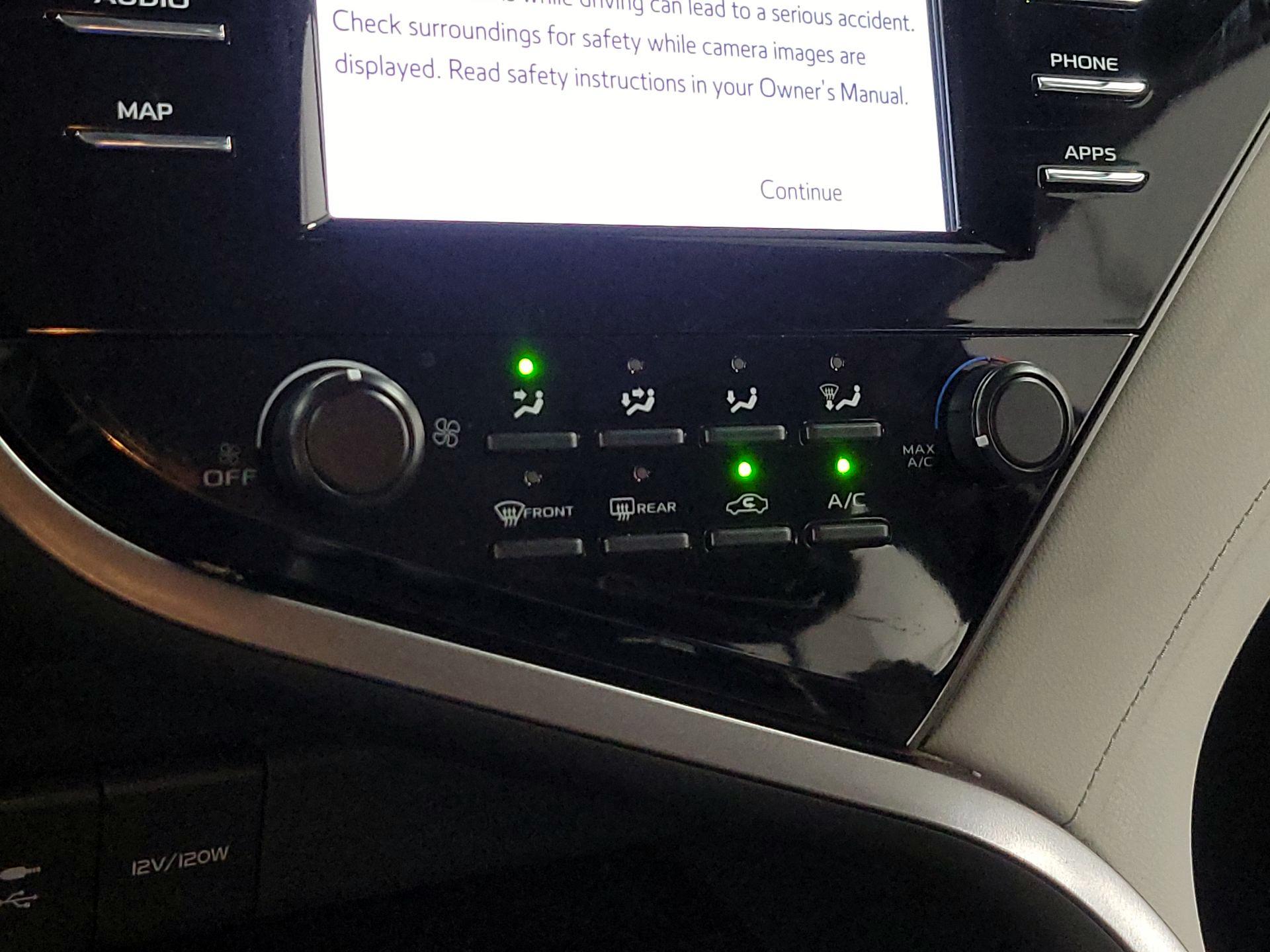 Thumbnail: 2019 Toyota Camry - 15