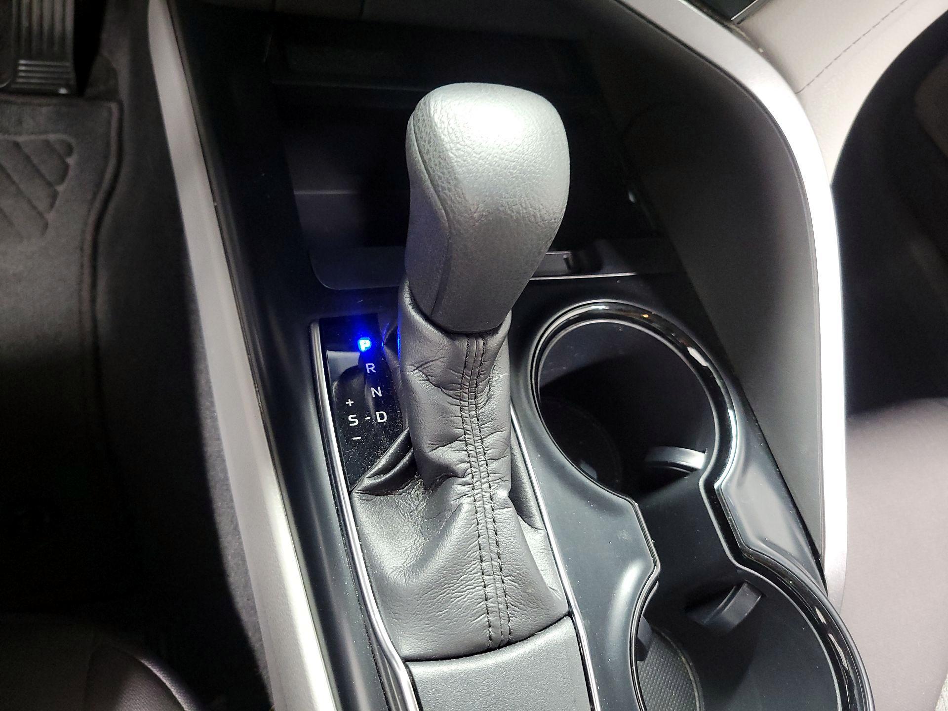 Thumbnail: 2019 Toyota Camry - 16
