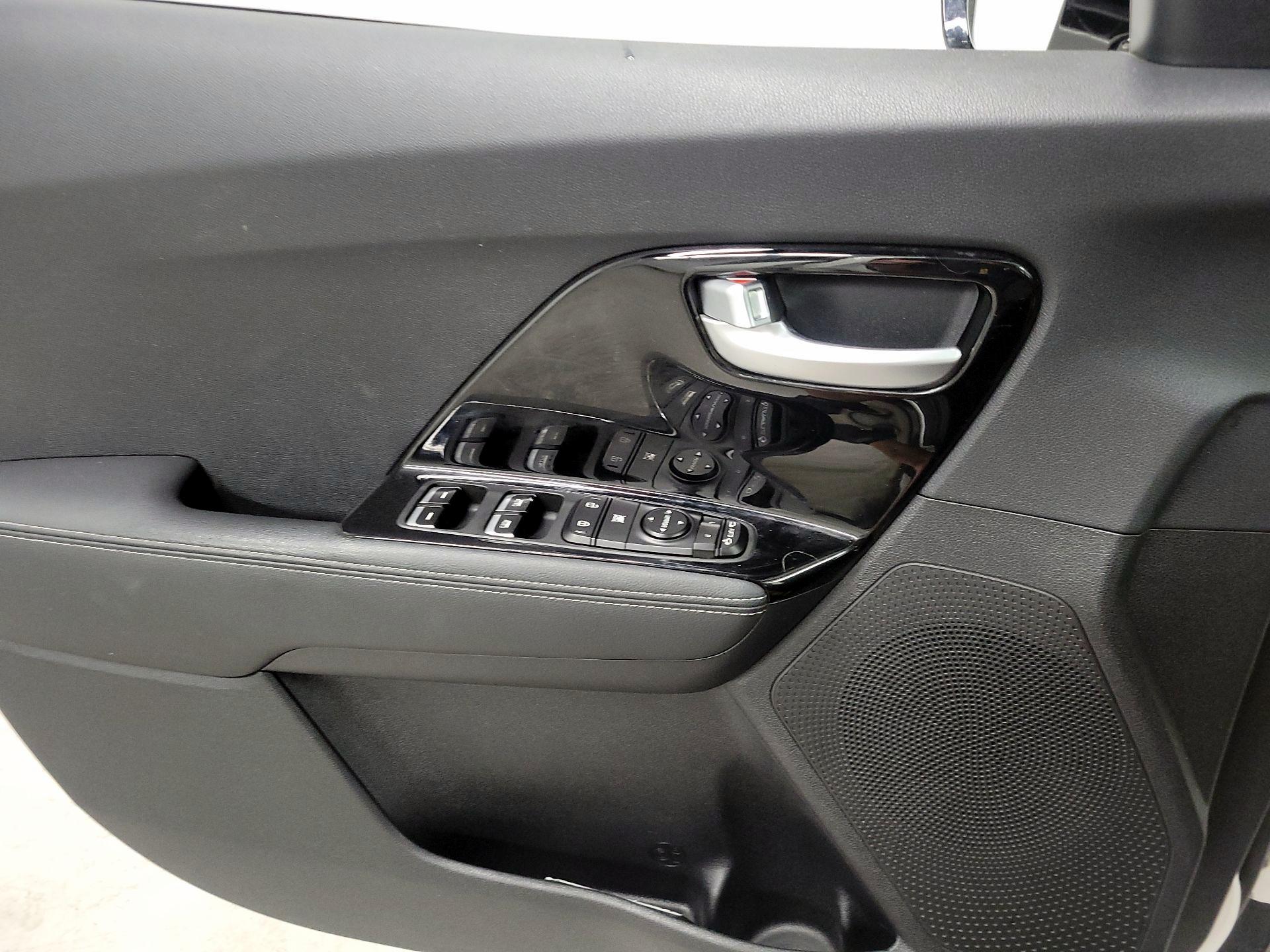 Thumbnail: 2019 Kia Niro - 12