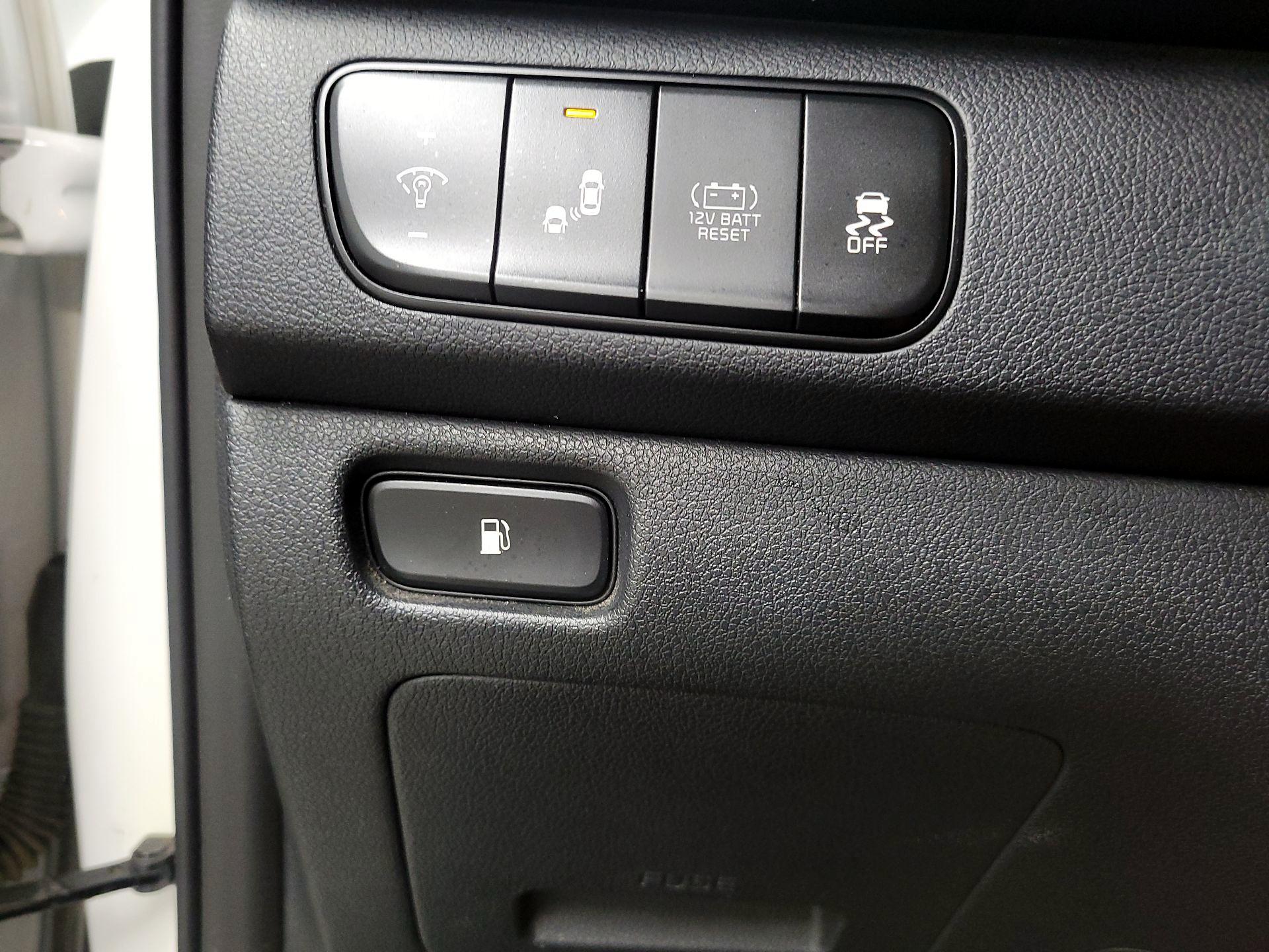 Thumbnail: 2019 Kia Niro - 13