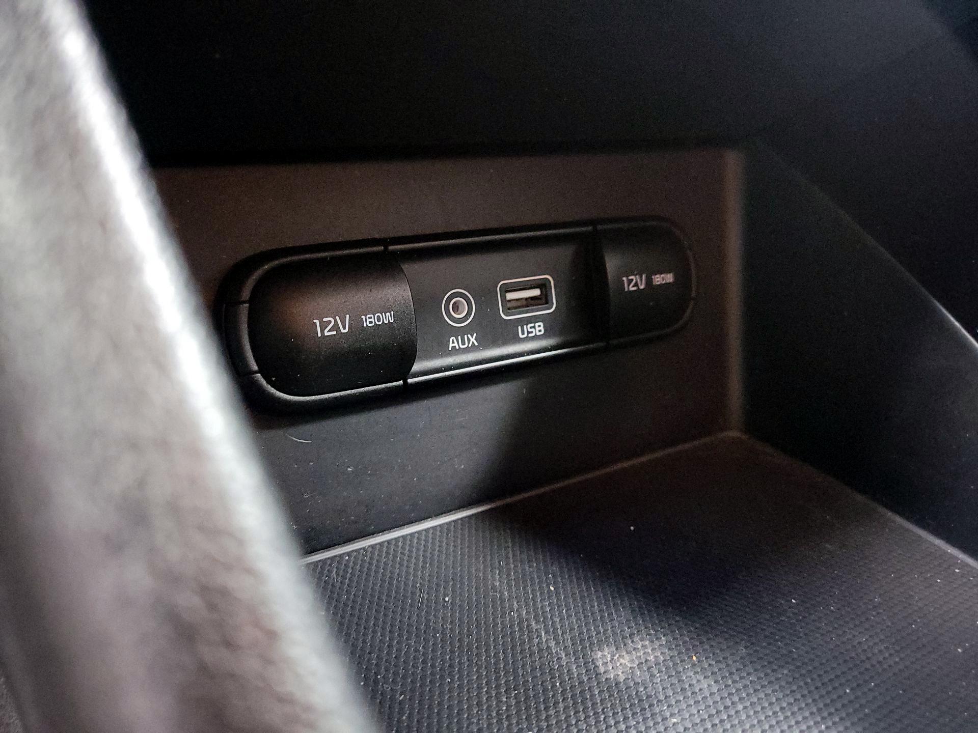 Thumbnail: 2019 Kia Niro - 18