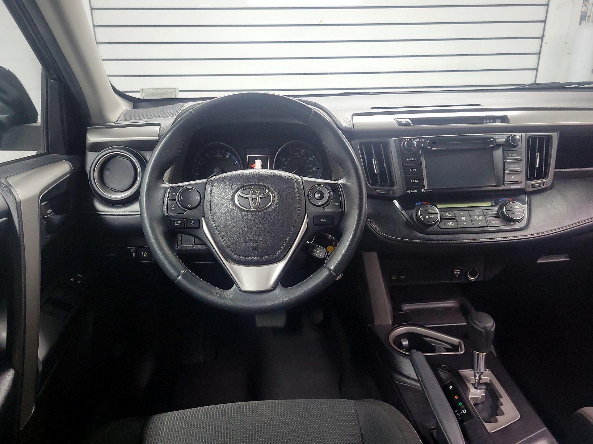 Thumbnail: 2017 Toyota RAV4 - 10