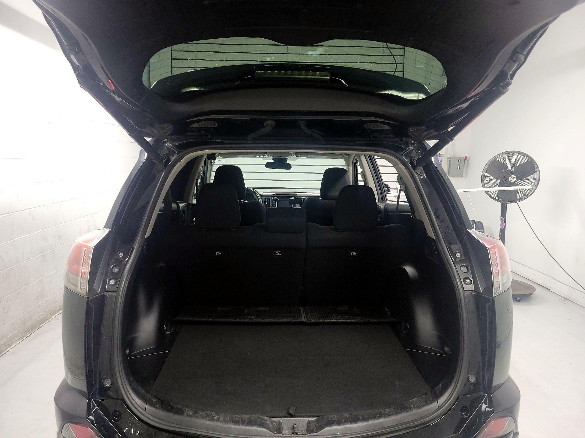 Thumbnail: 2017 Toyota RAV4 - 20