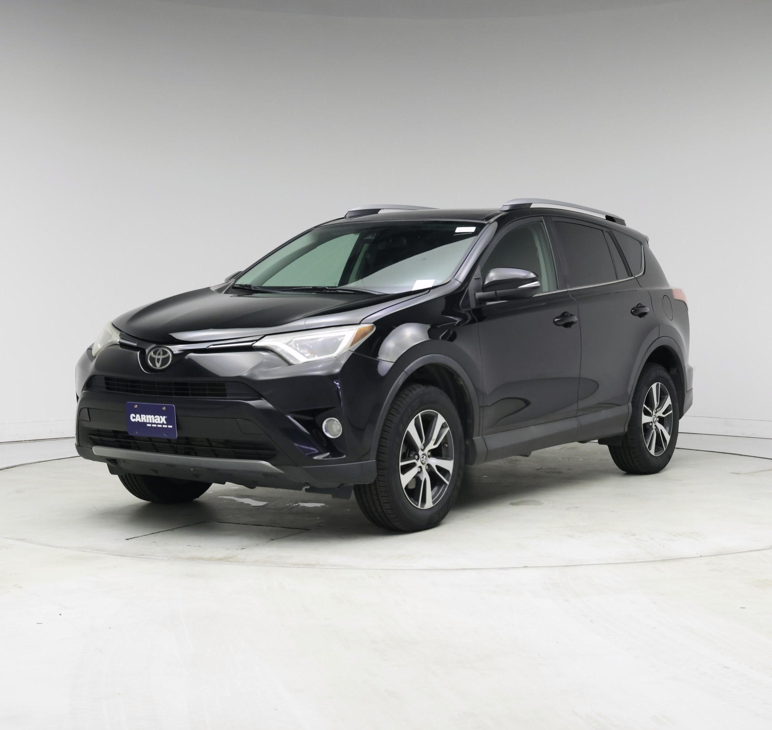 Thumbnail: 2017 Toyota RAV4 - 4