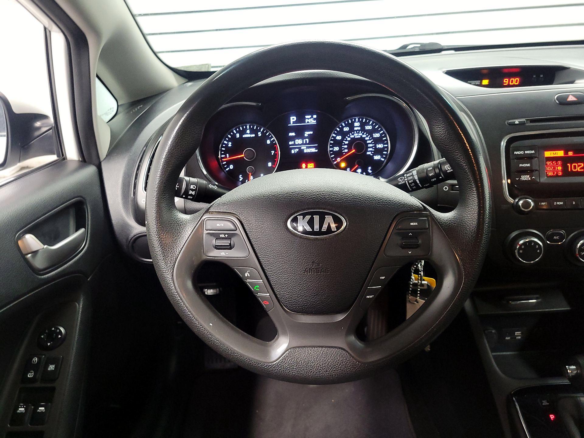 Thumbnail: 2017 Kia Forte - 10