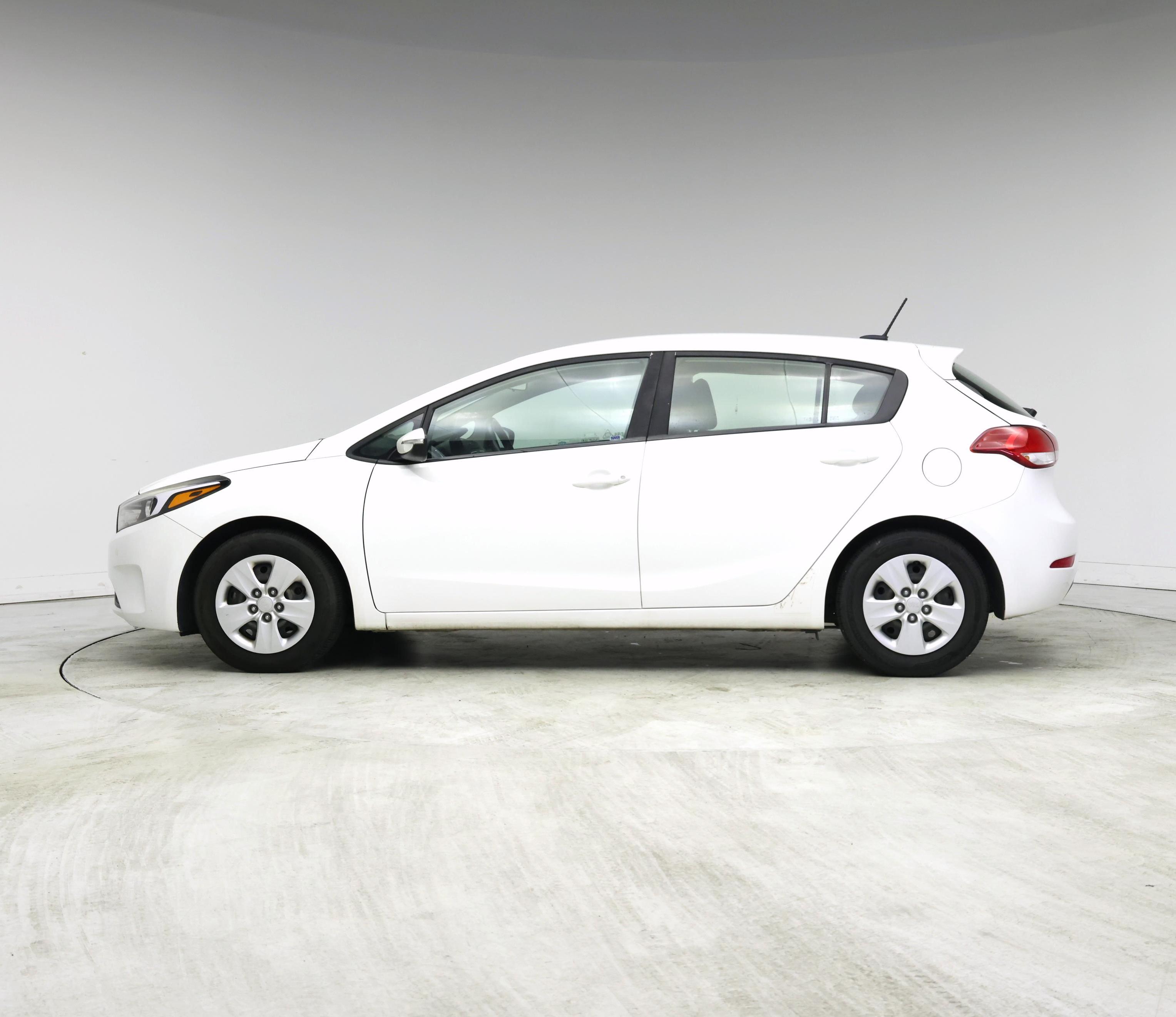 Thumbnail: 2017 Kia Forte - 3
