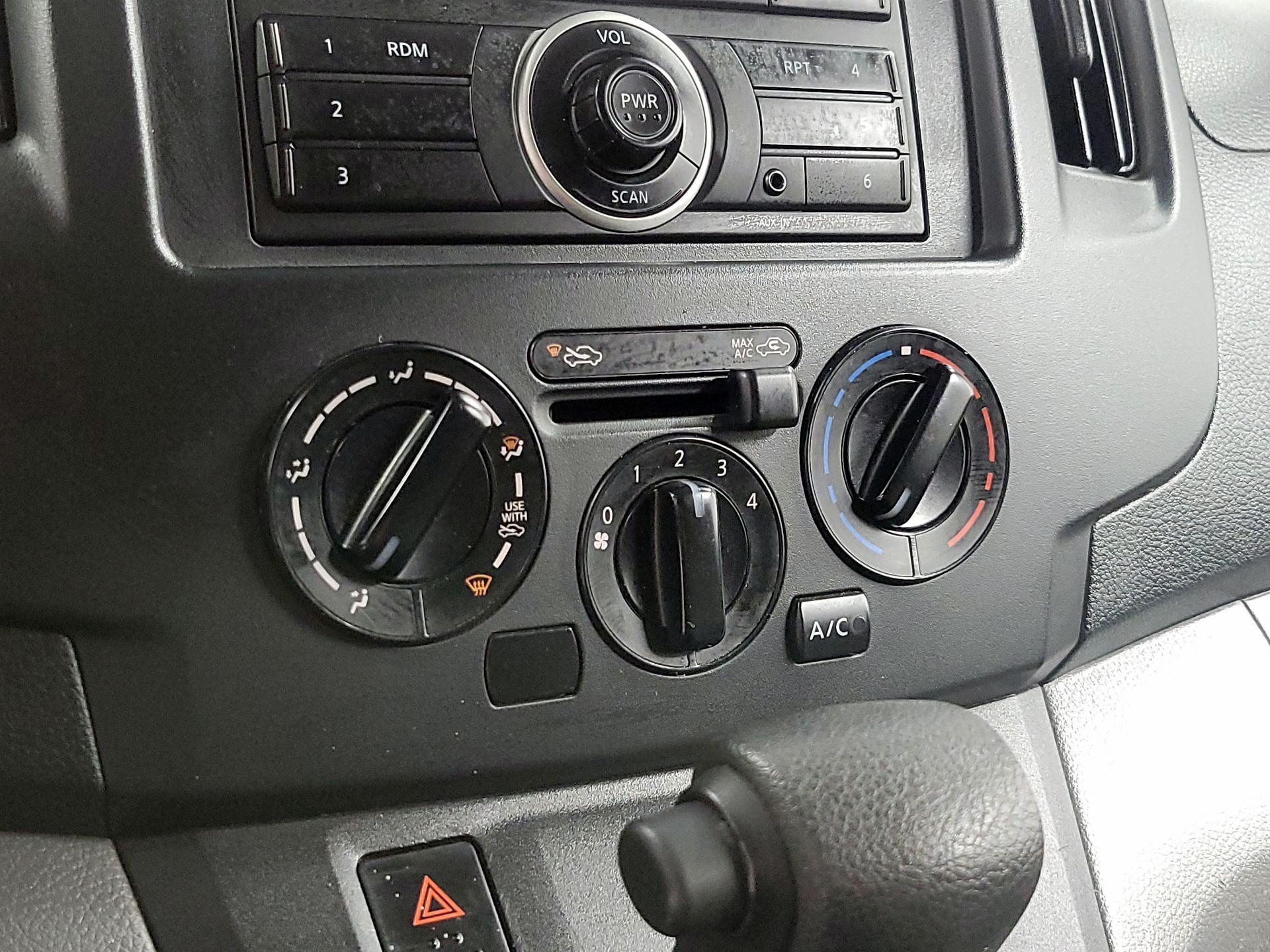 Thumbnail: 2014 Nissan NV200 - 15