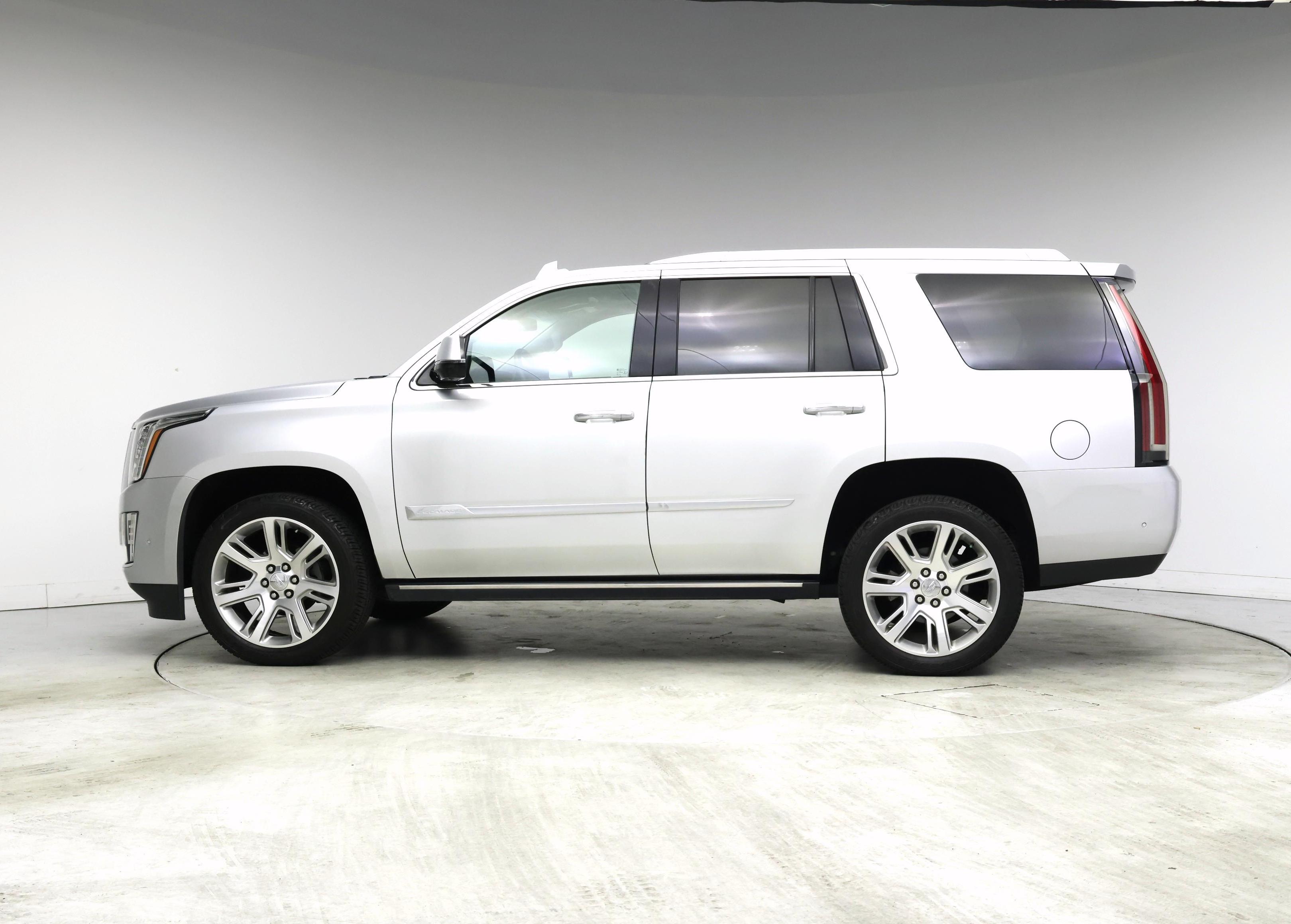 Thumbnail: 2019 Cadillac Escalade - 3