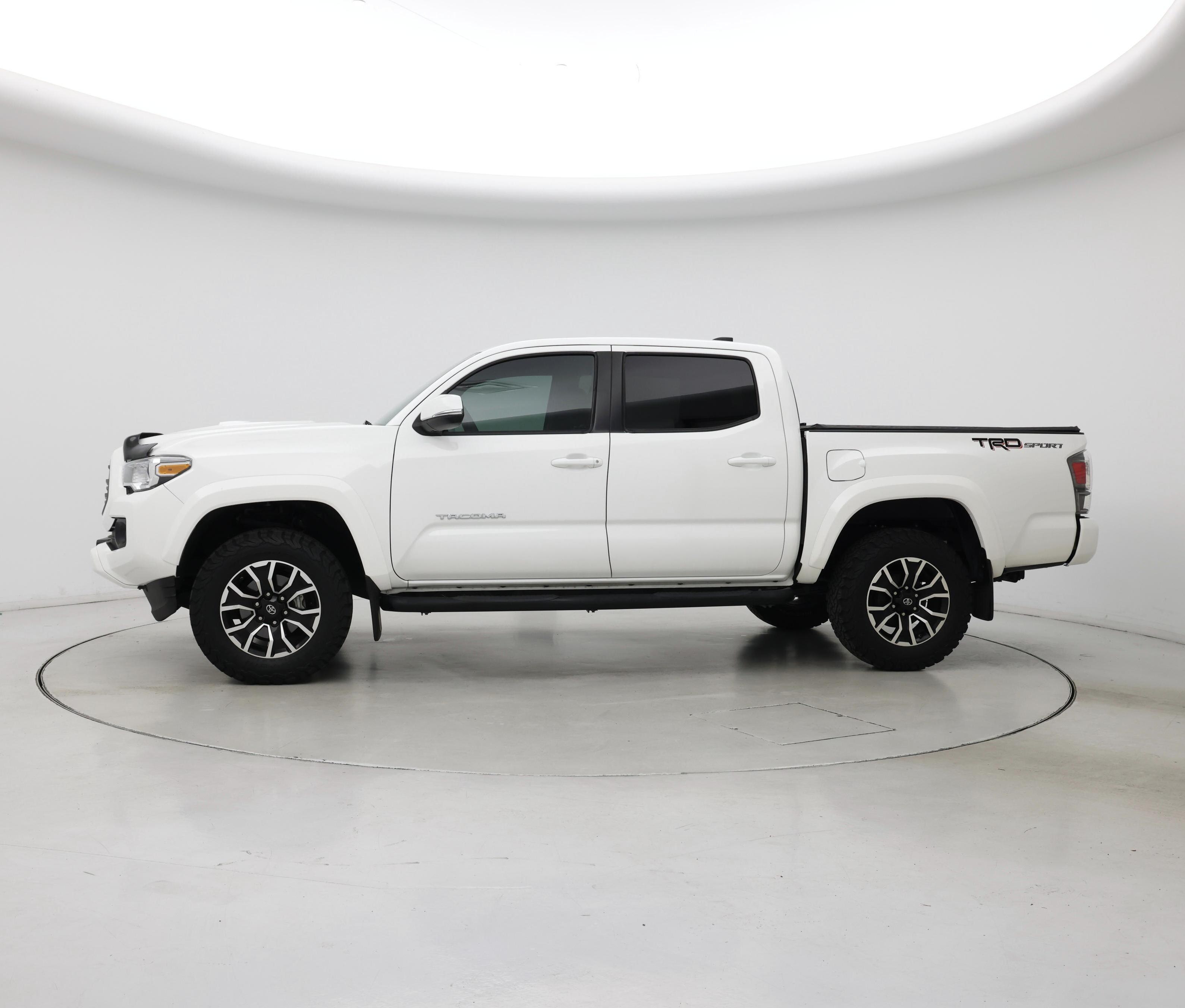 Thumbnail: 2020 Toyota Tacoma - 3
