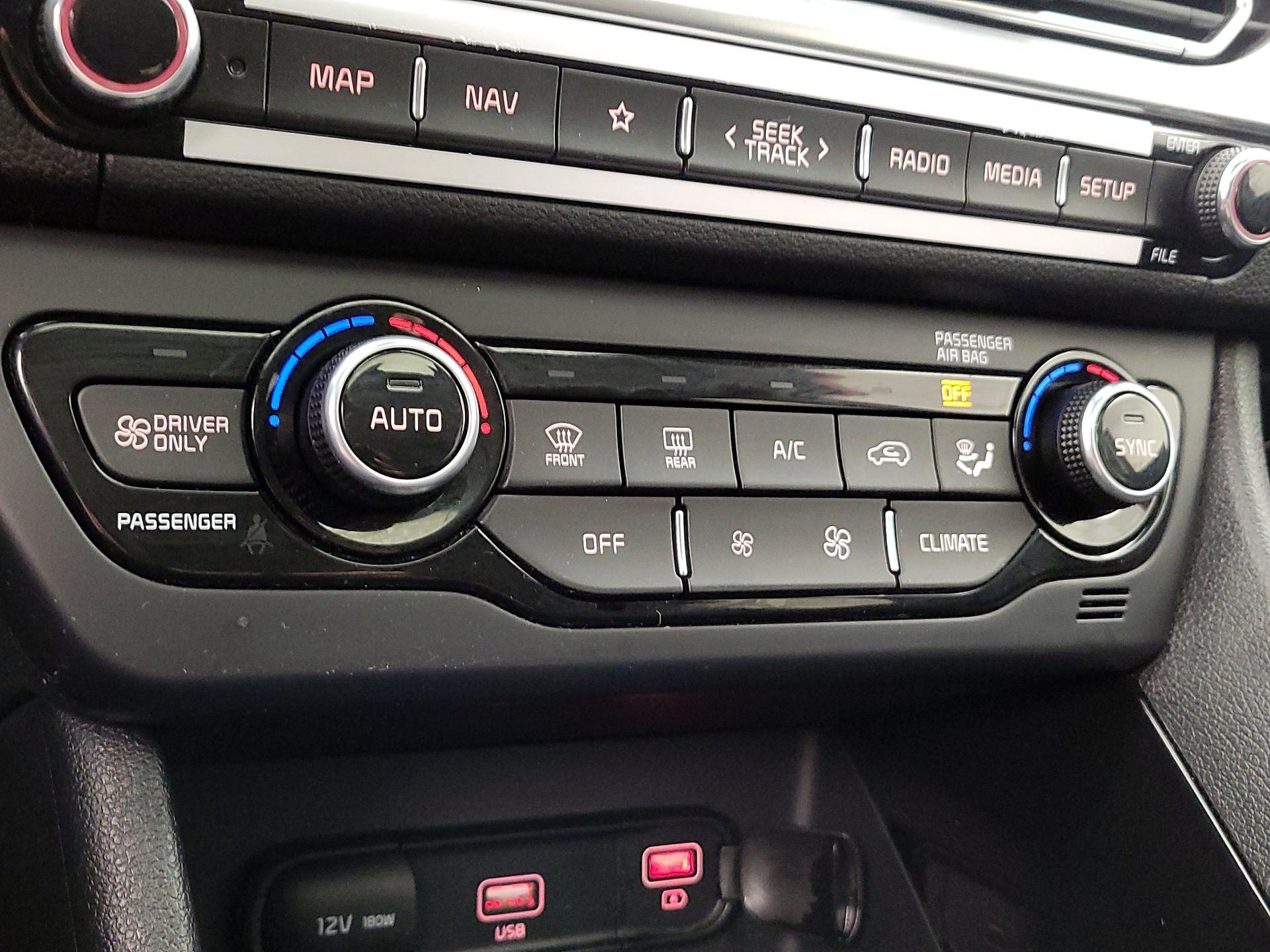 Thumbnail: 2022 Kia Niro - 17