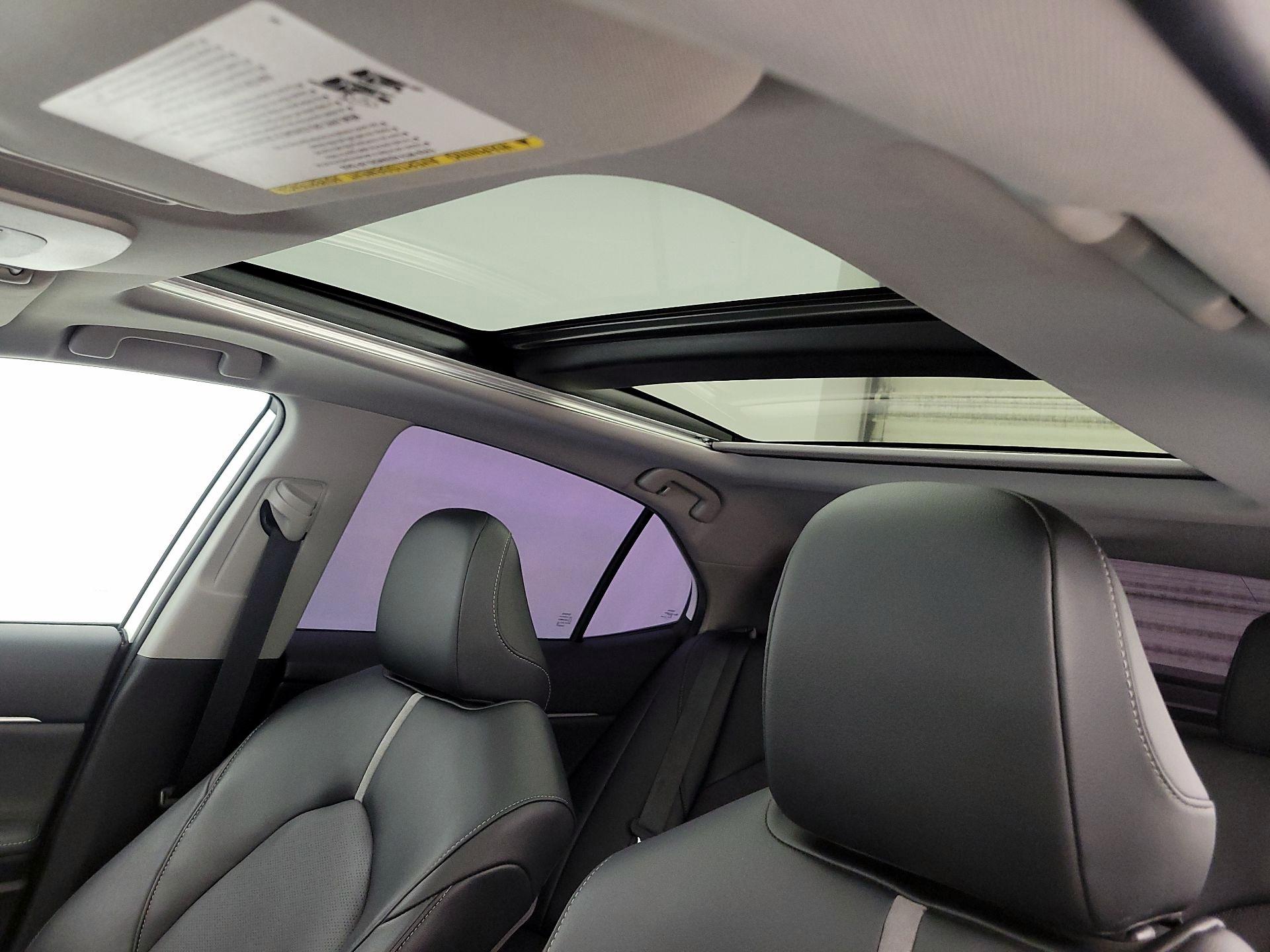 Thumbnail: 2022 Toyota Camry - 19