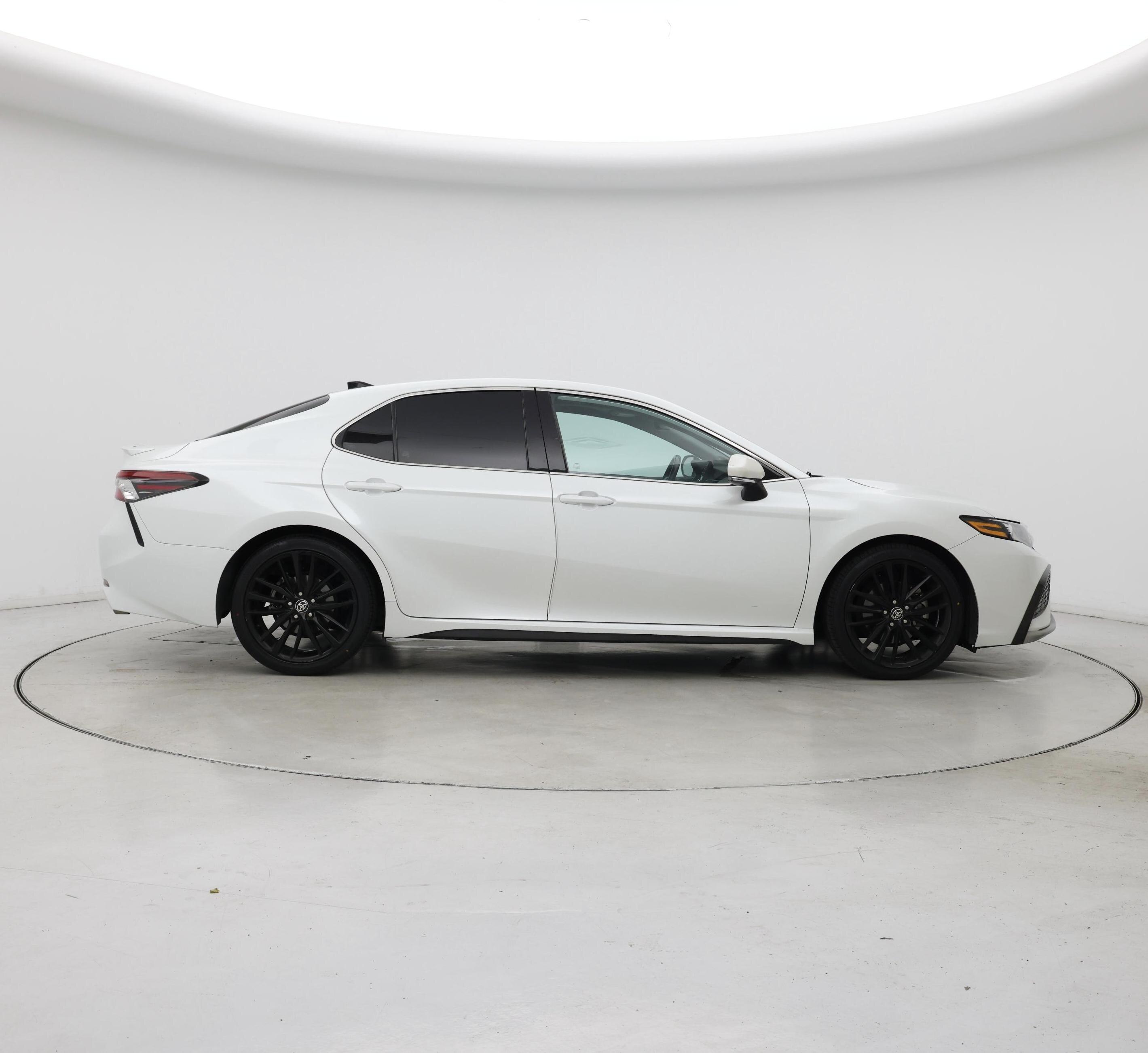 Thumbnail: 2022 Toyota Camry - 7