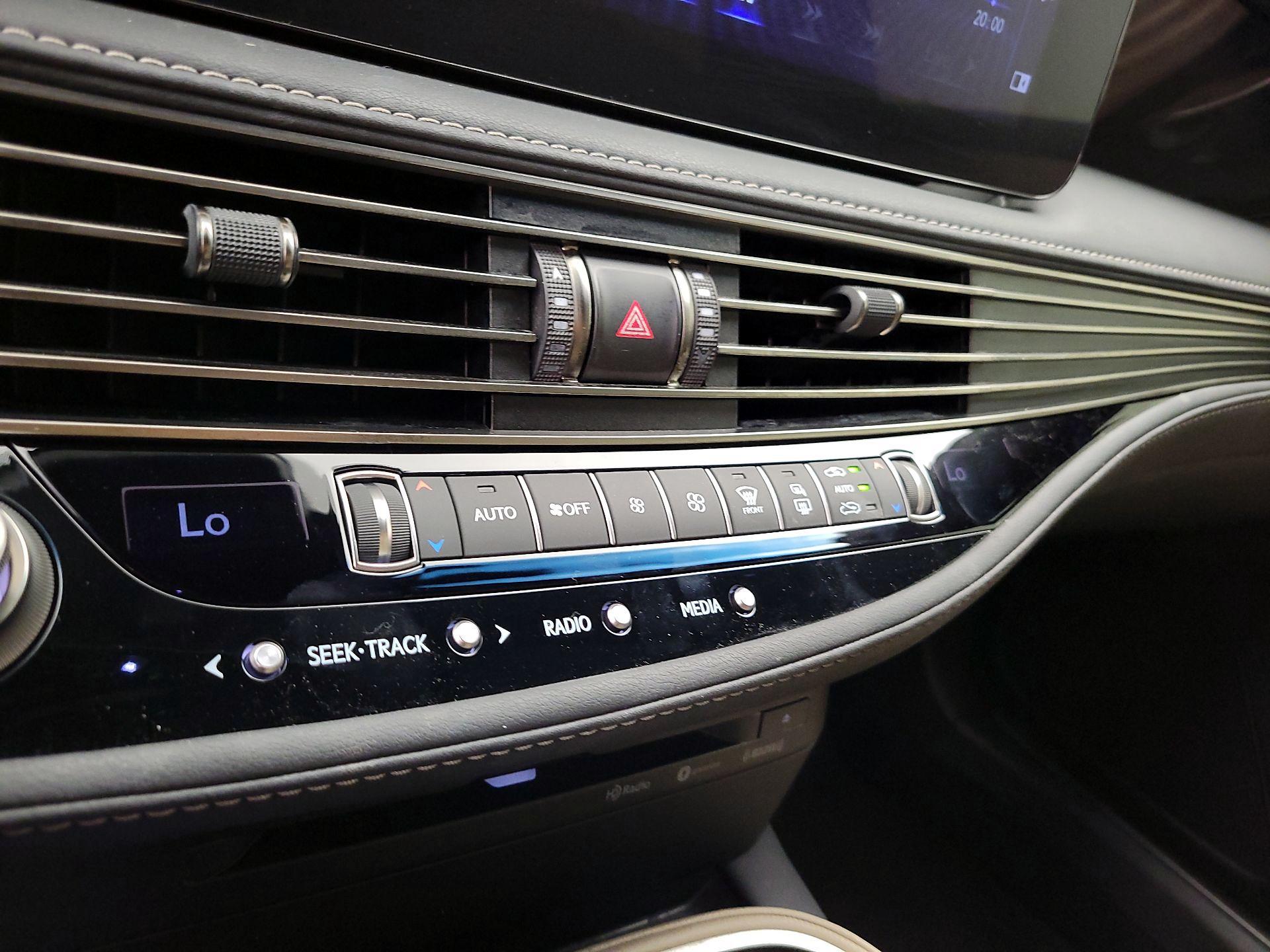 Thumbnail: 2021 Lexus LS - 17