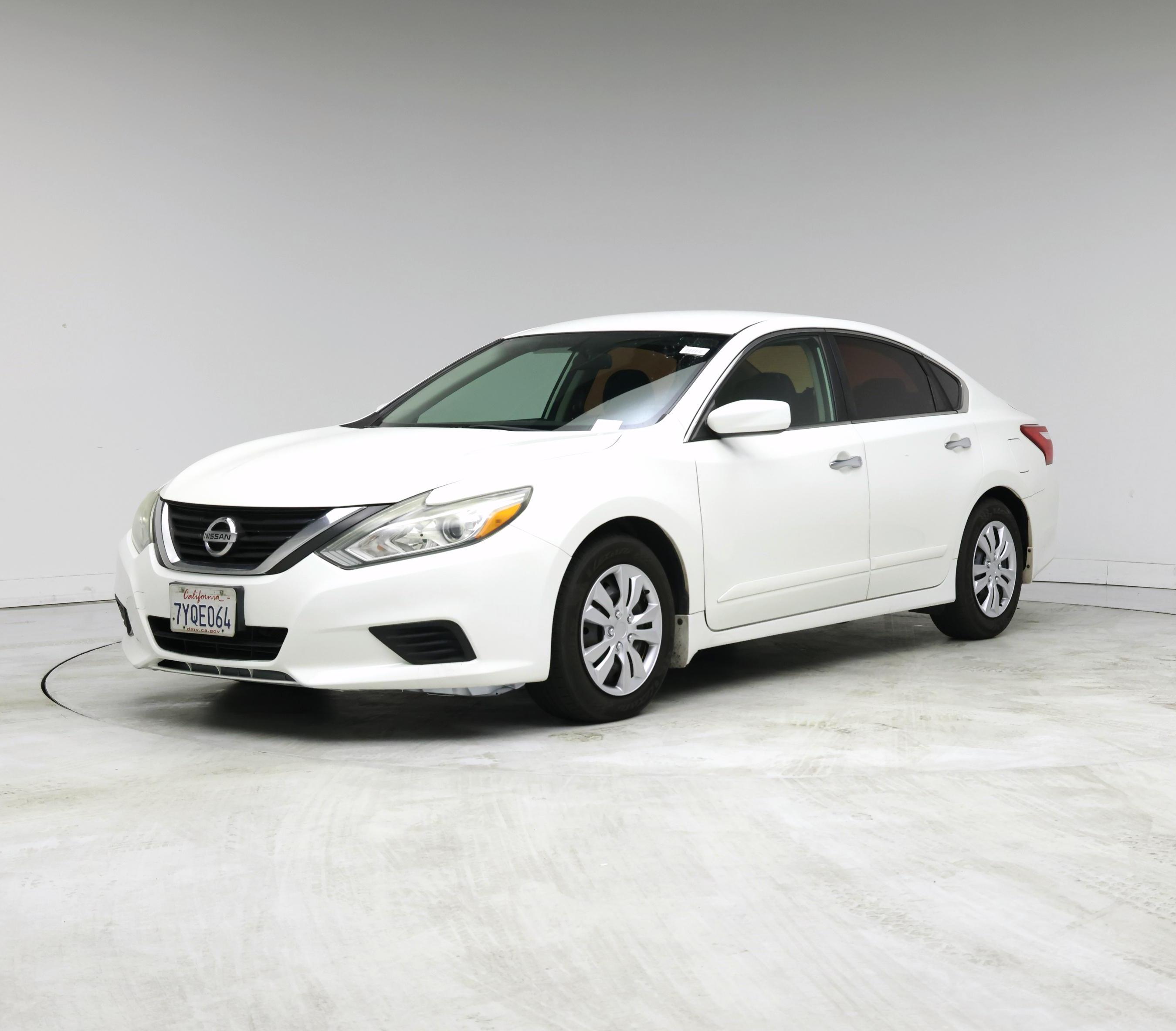 Thumbnail: 2017 Nissan Altima - 4