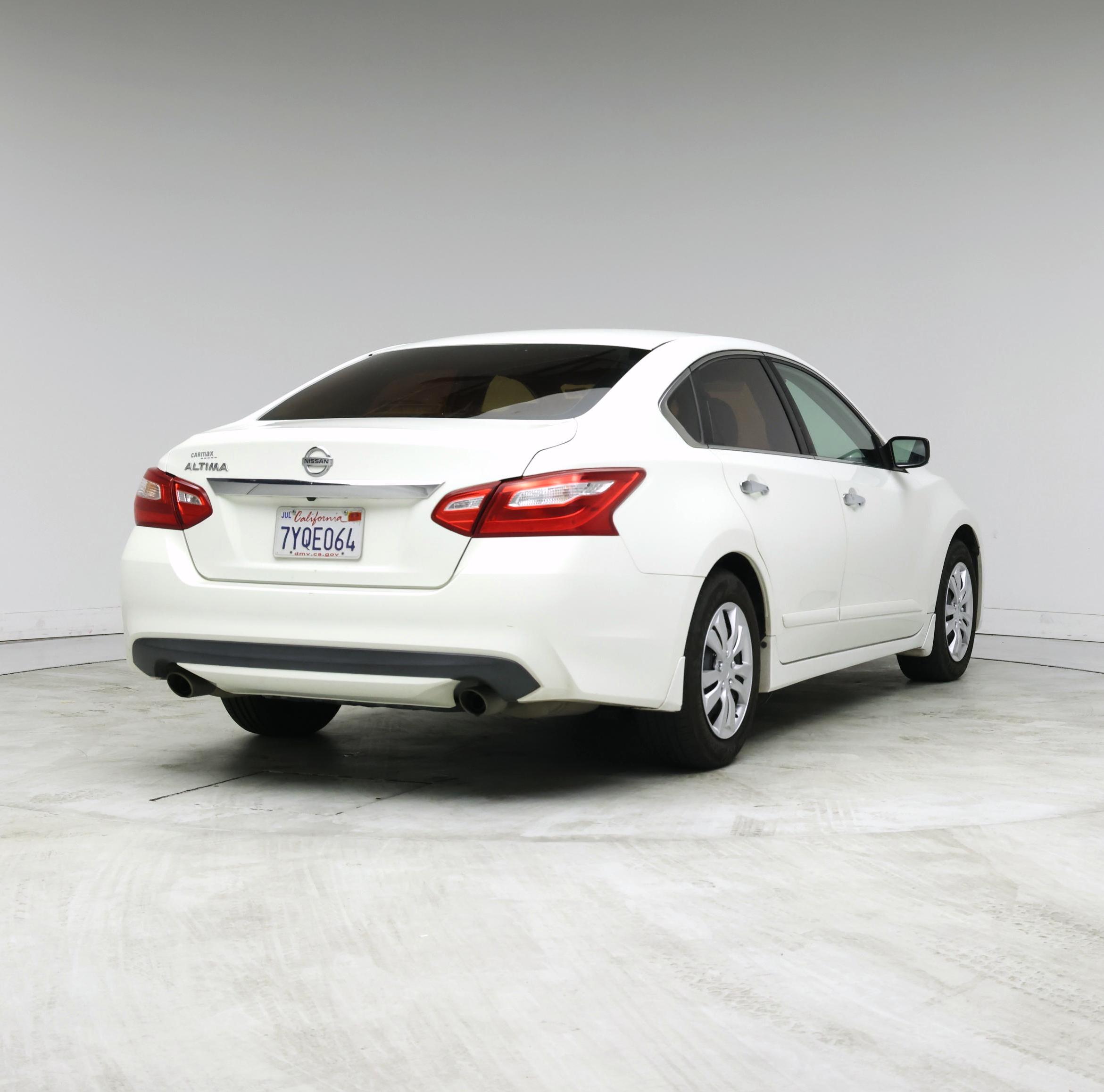 Thumbnail: 2017 Nissan Altima - 8