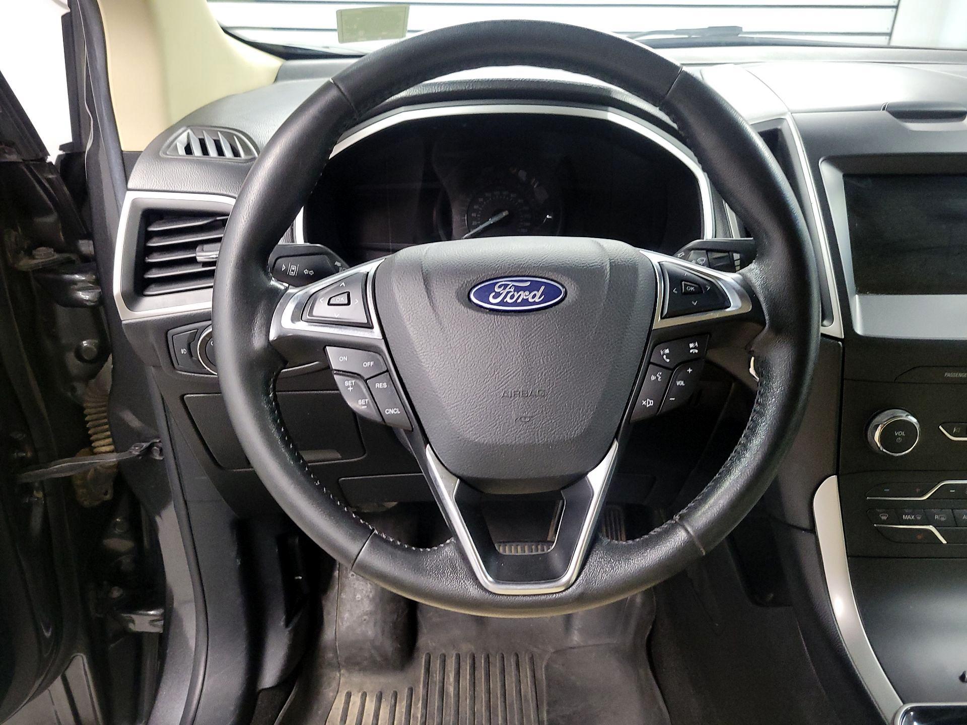 Thumbnail: 2019 Ford Edge - 10