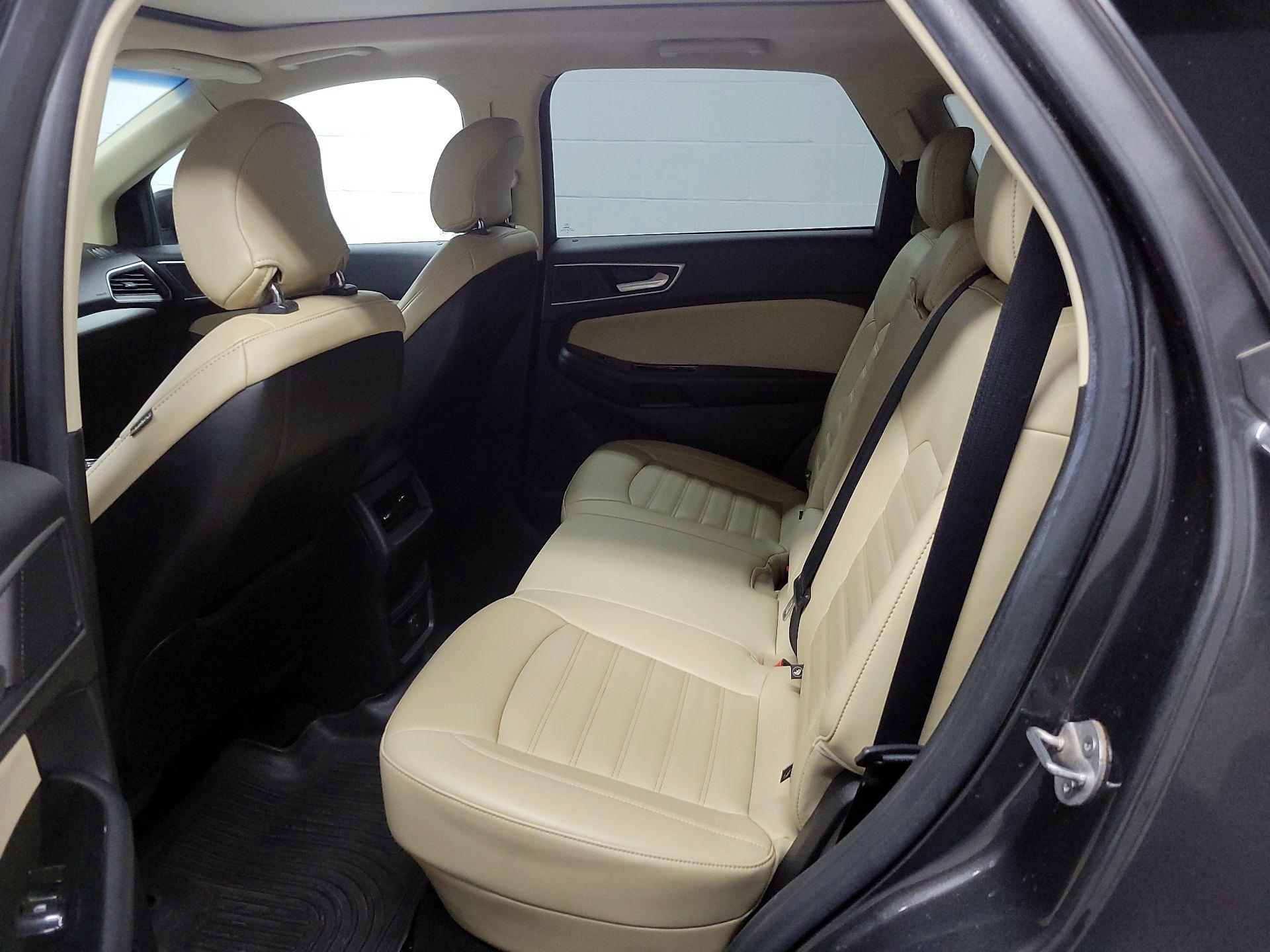 Thumbnail: 2019 Ford Edge - 17