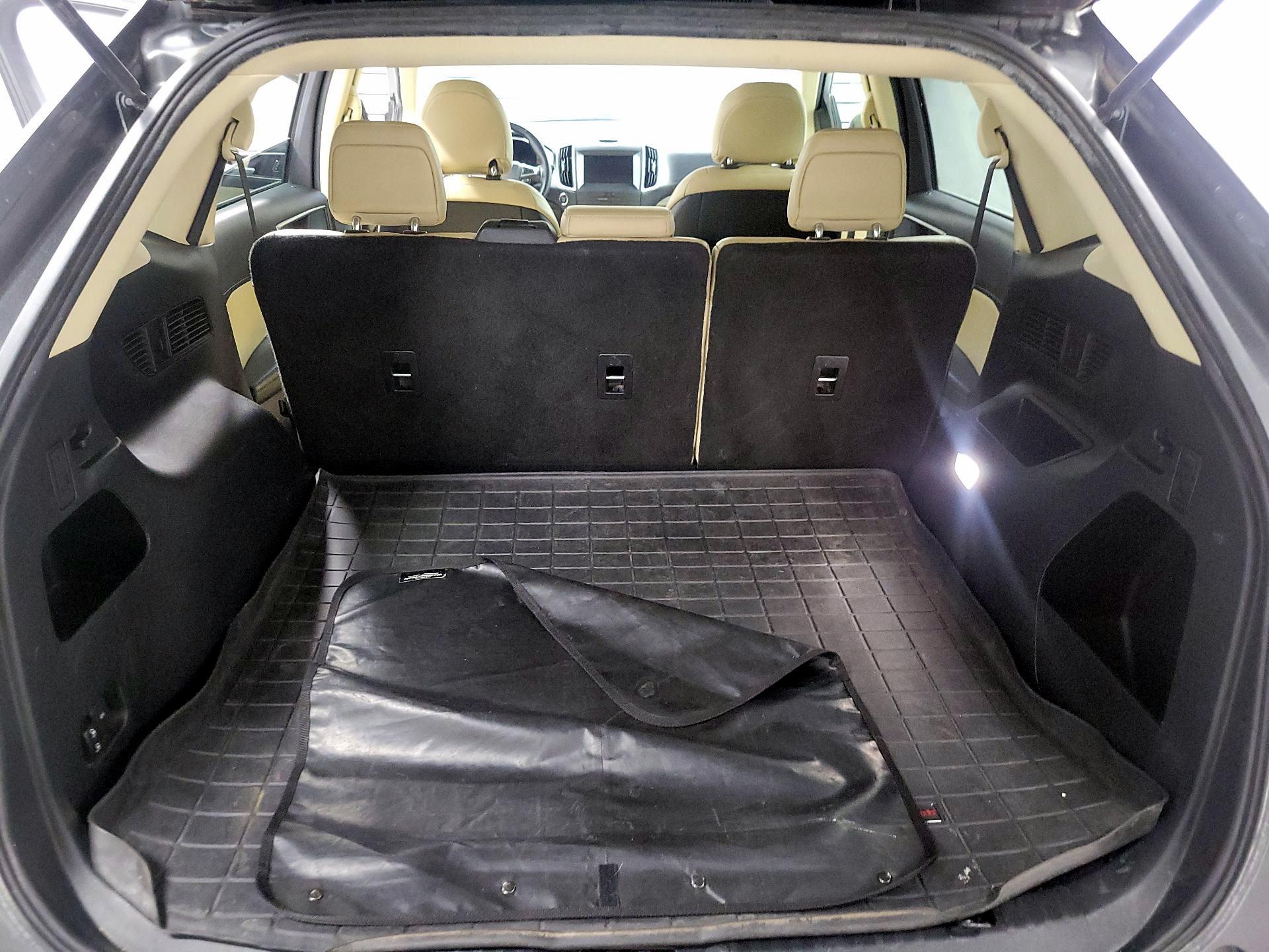 Thumbnail: 2019 Ford Edge - 18