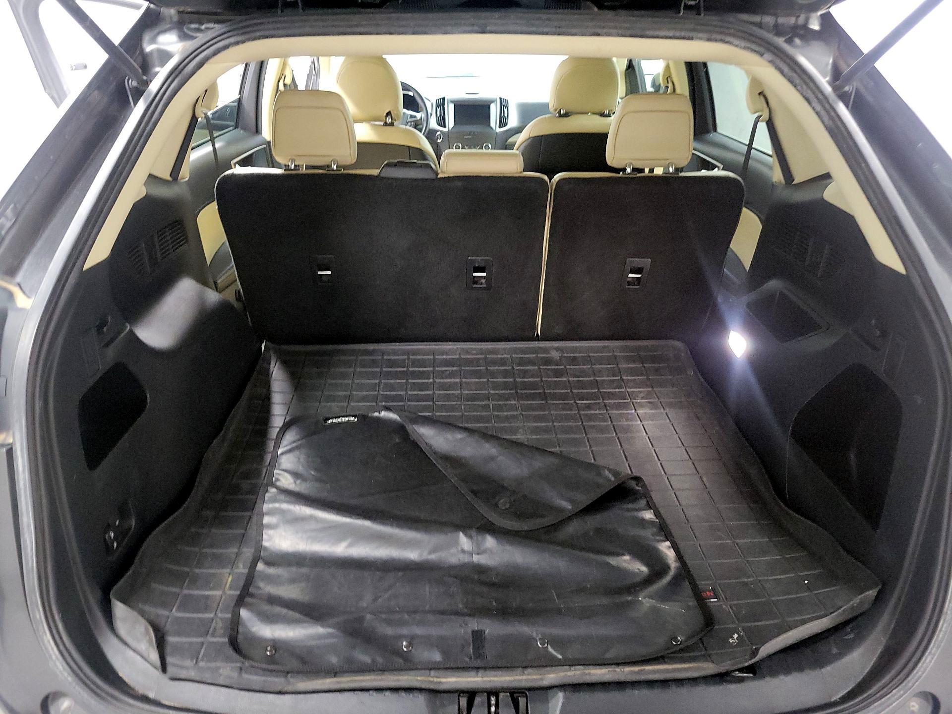 Thumbnail: 2019 Ford Edge - 19
