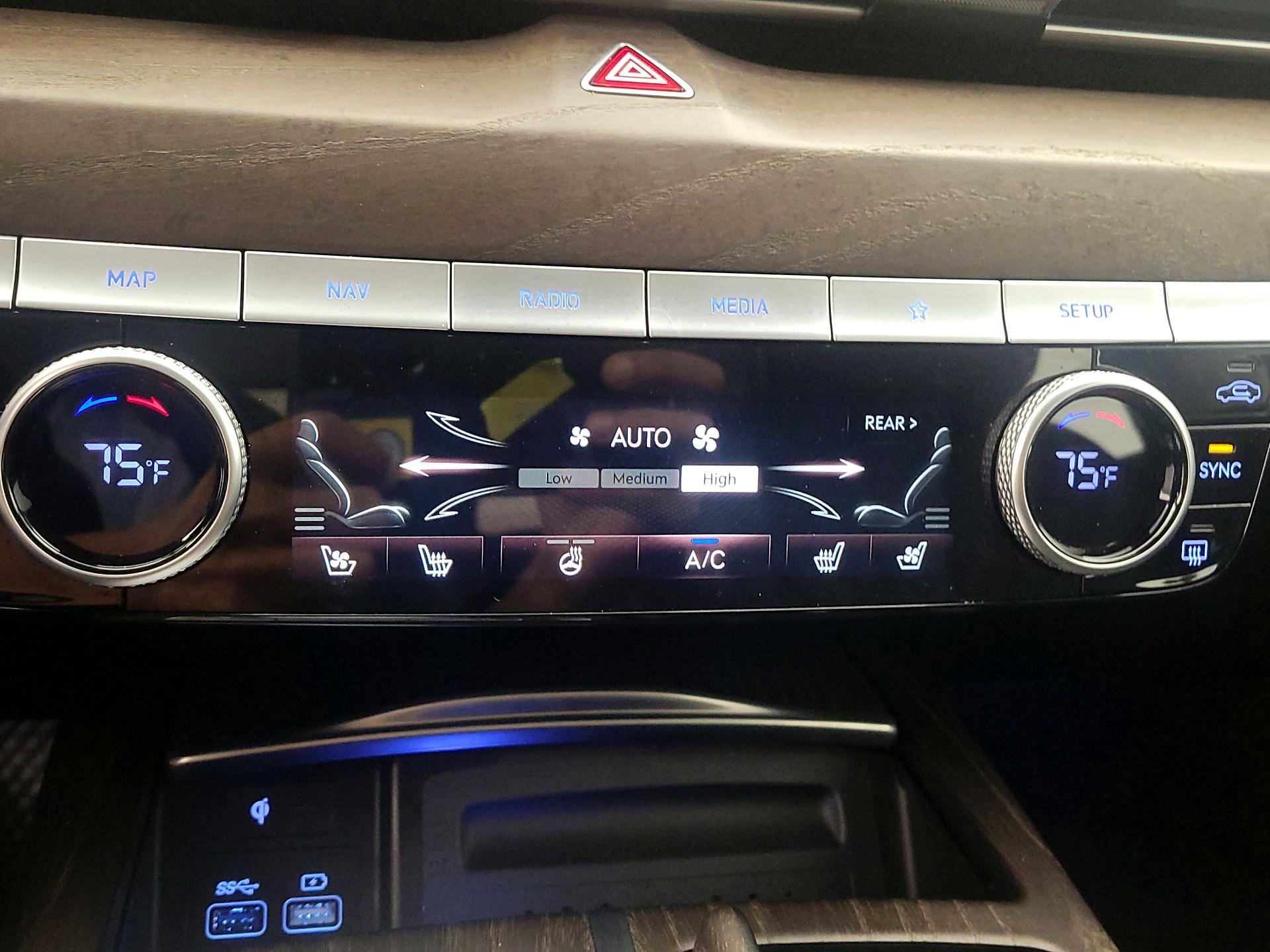 Thumbnail: 2021 Genesis G80 - 17