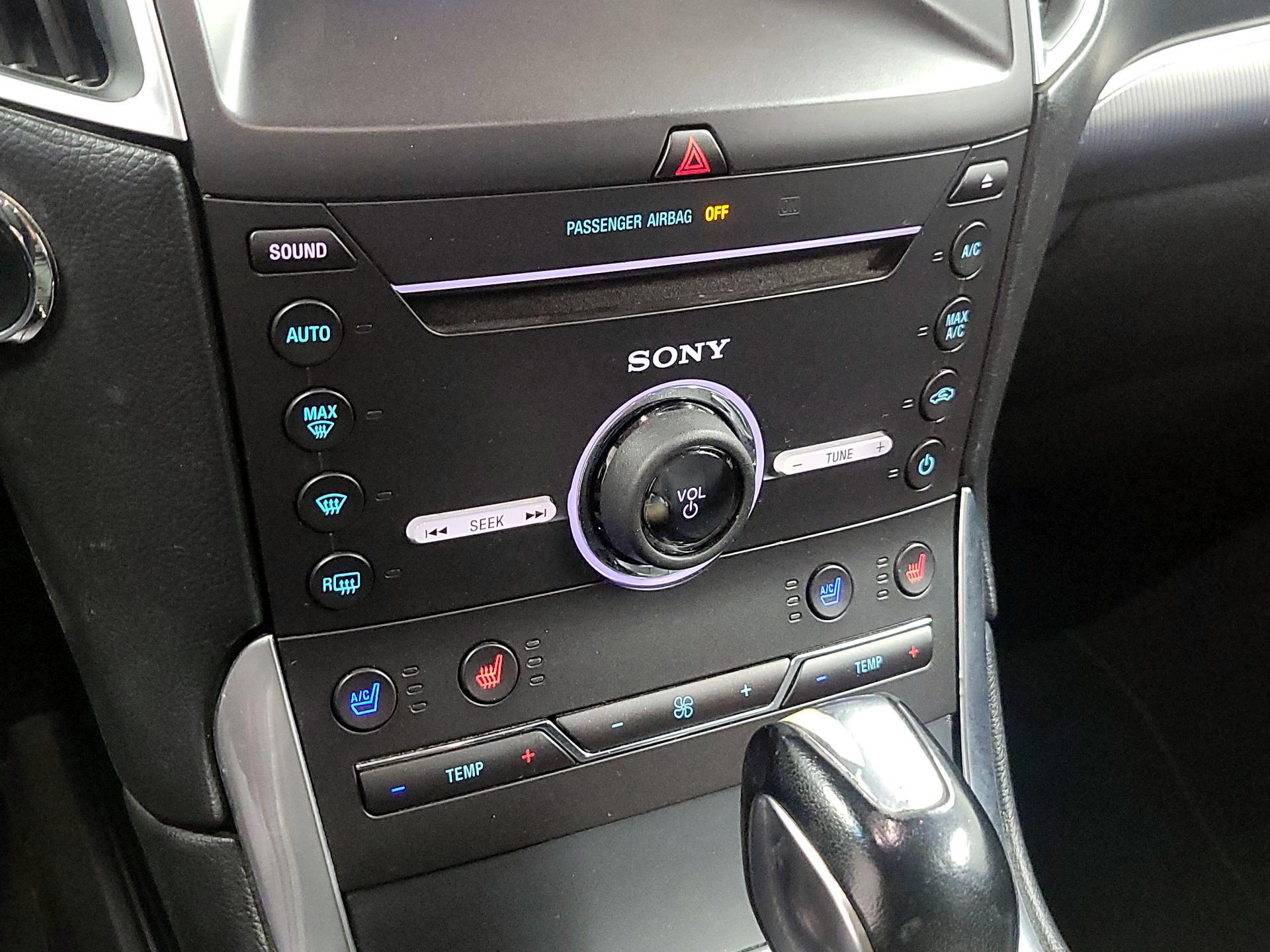 Thumbnail: 2016 Ford Edge - 16