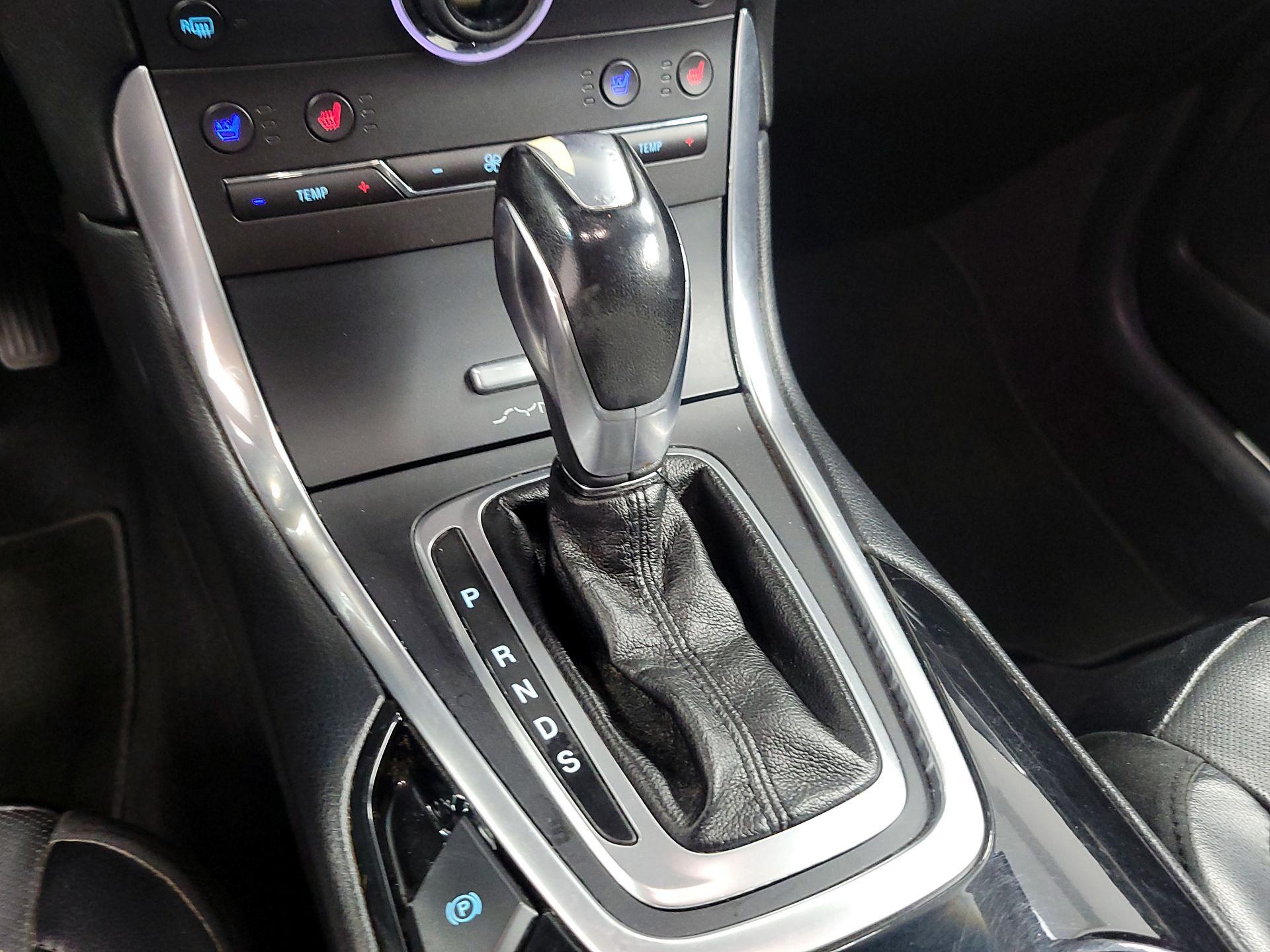 Thumbnail: 2016 Ford Edge - 17