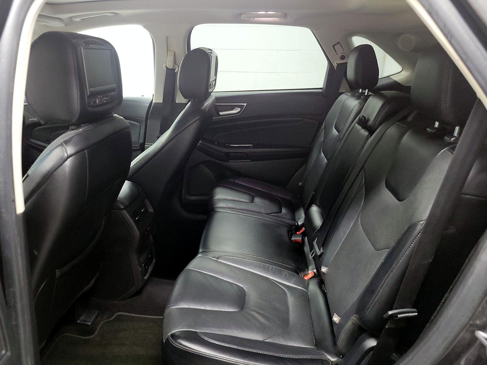 Thumbnail: 2016 Ford Edge - 18
