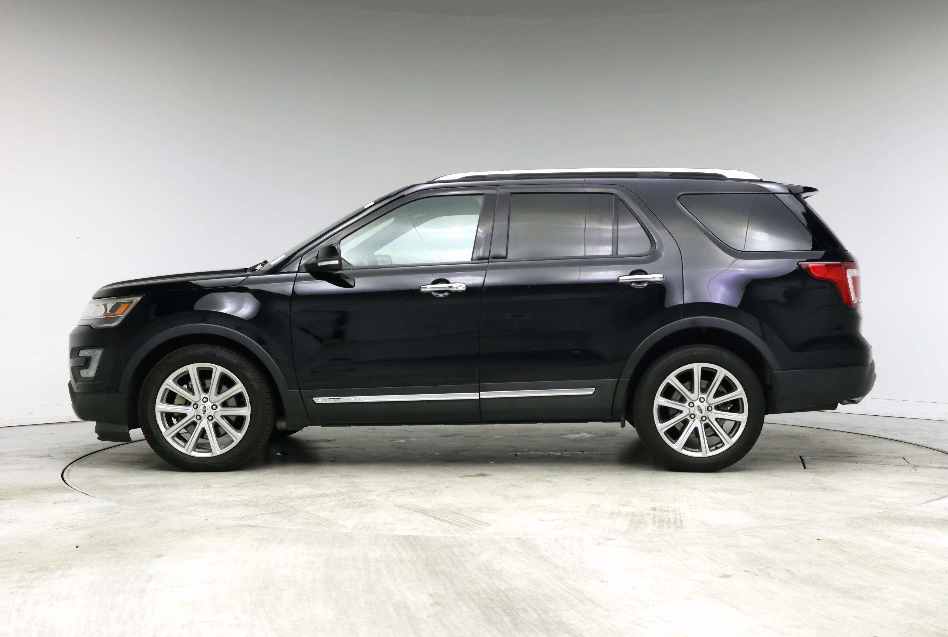 Thumbnail: 2017 Ford Explorer - 3