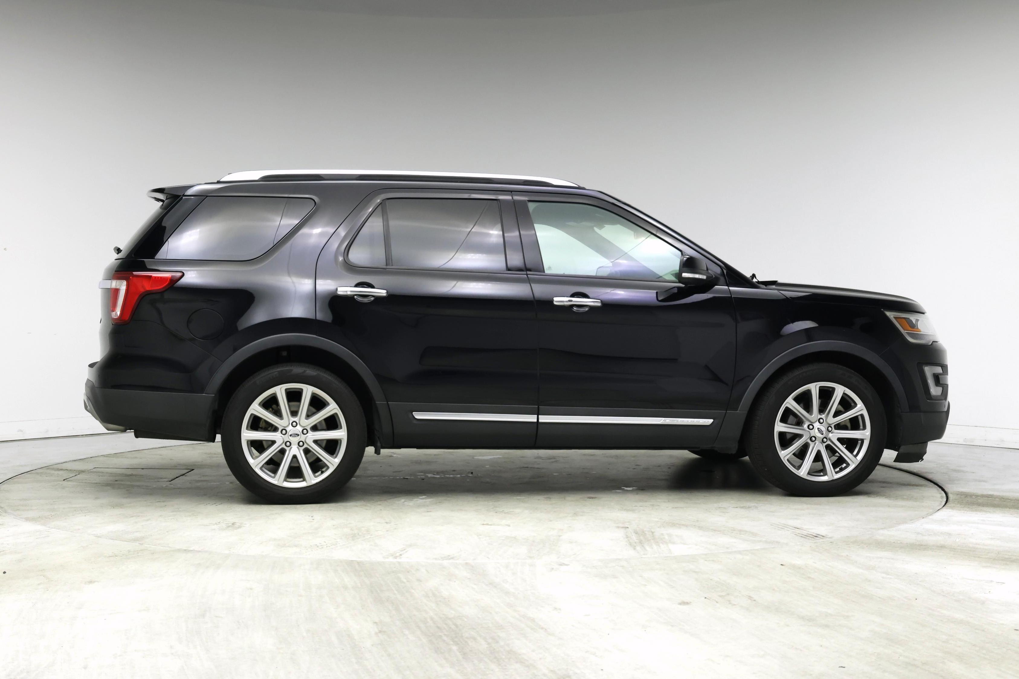 Thumbnail: 2017 Ford Explorer - 7