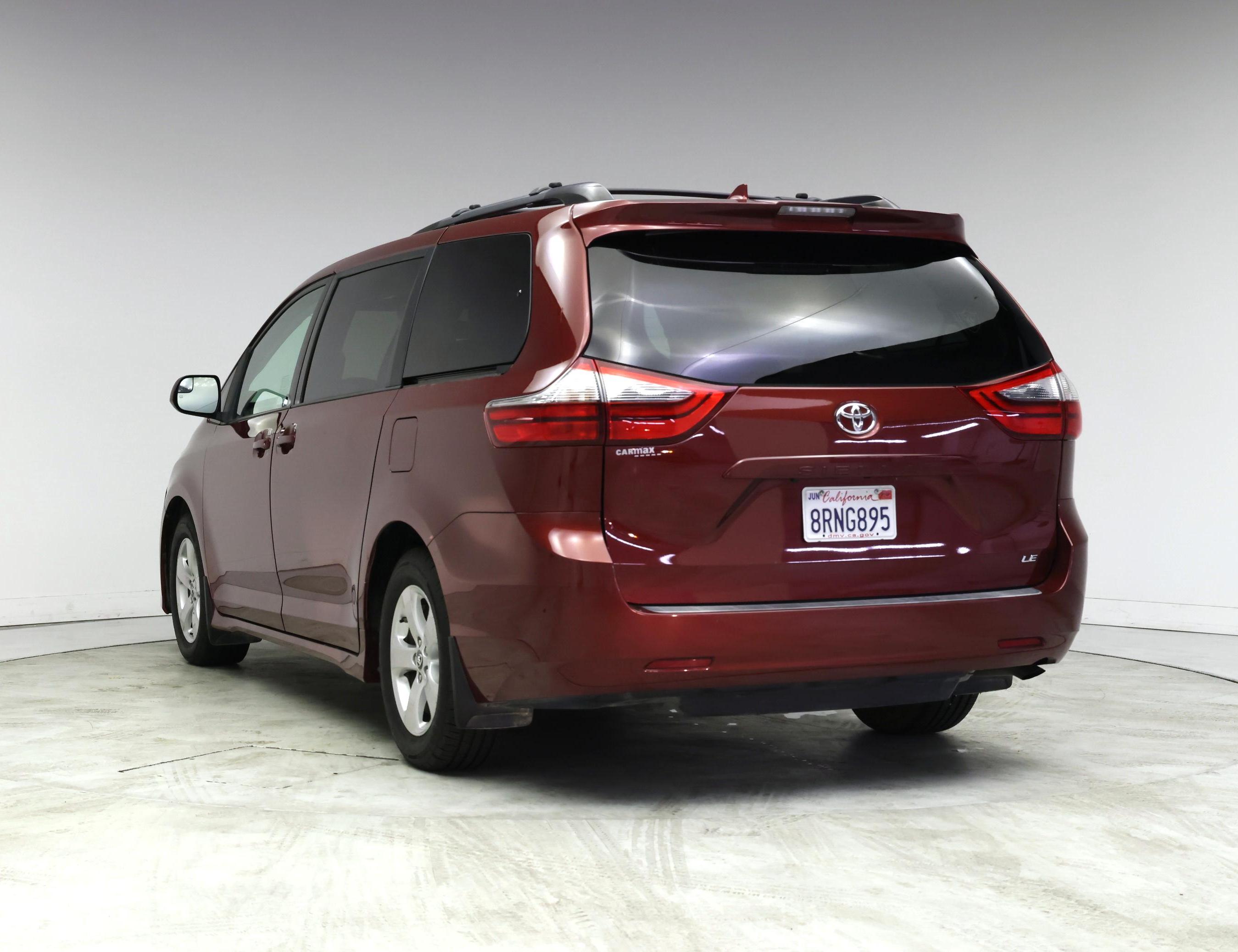 Thumbnail: 2020 Toyota Sienna - 2