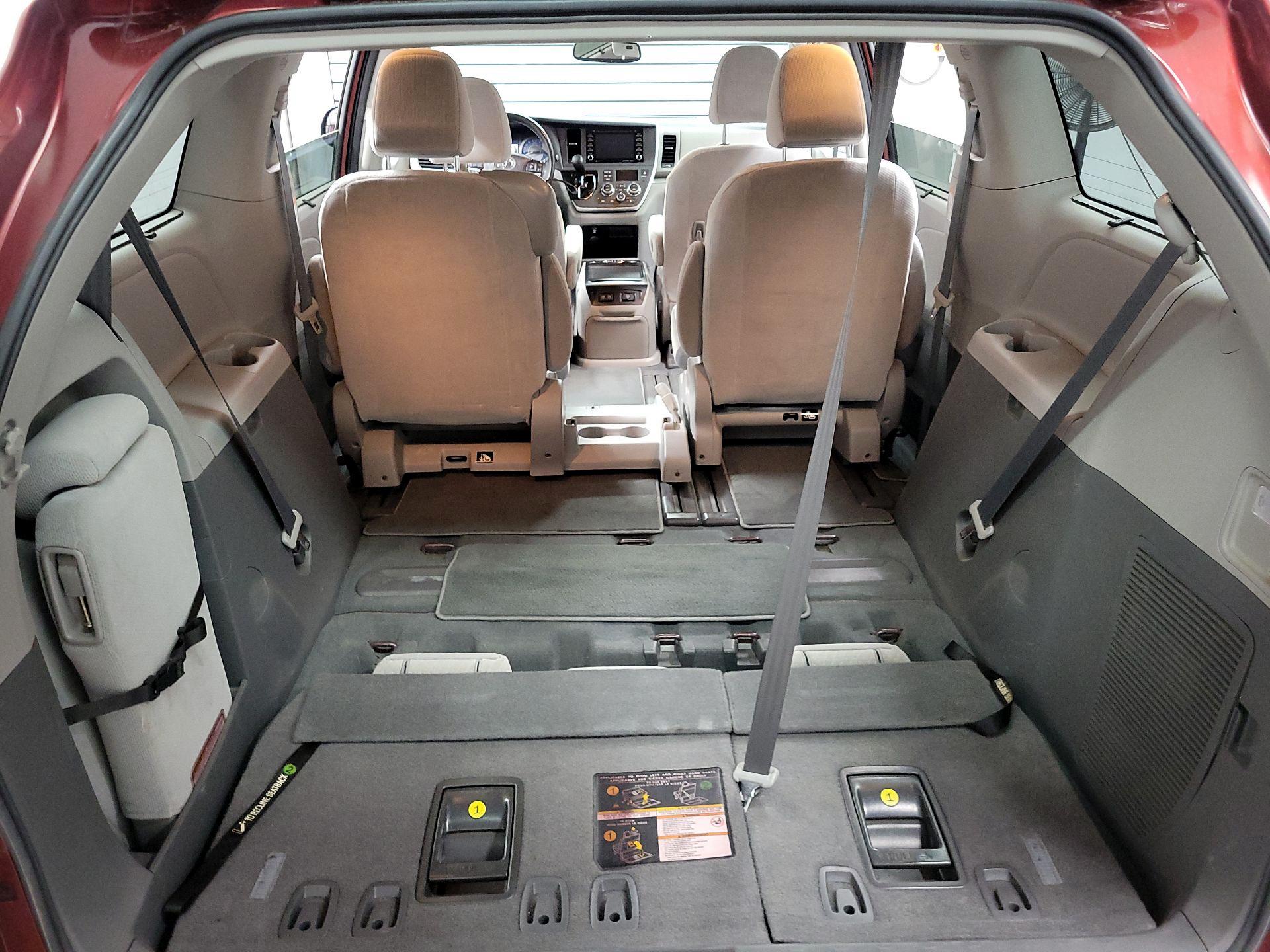 Thumbnail: 2020 Toyota Sienna - 19