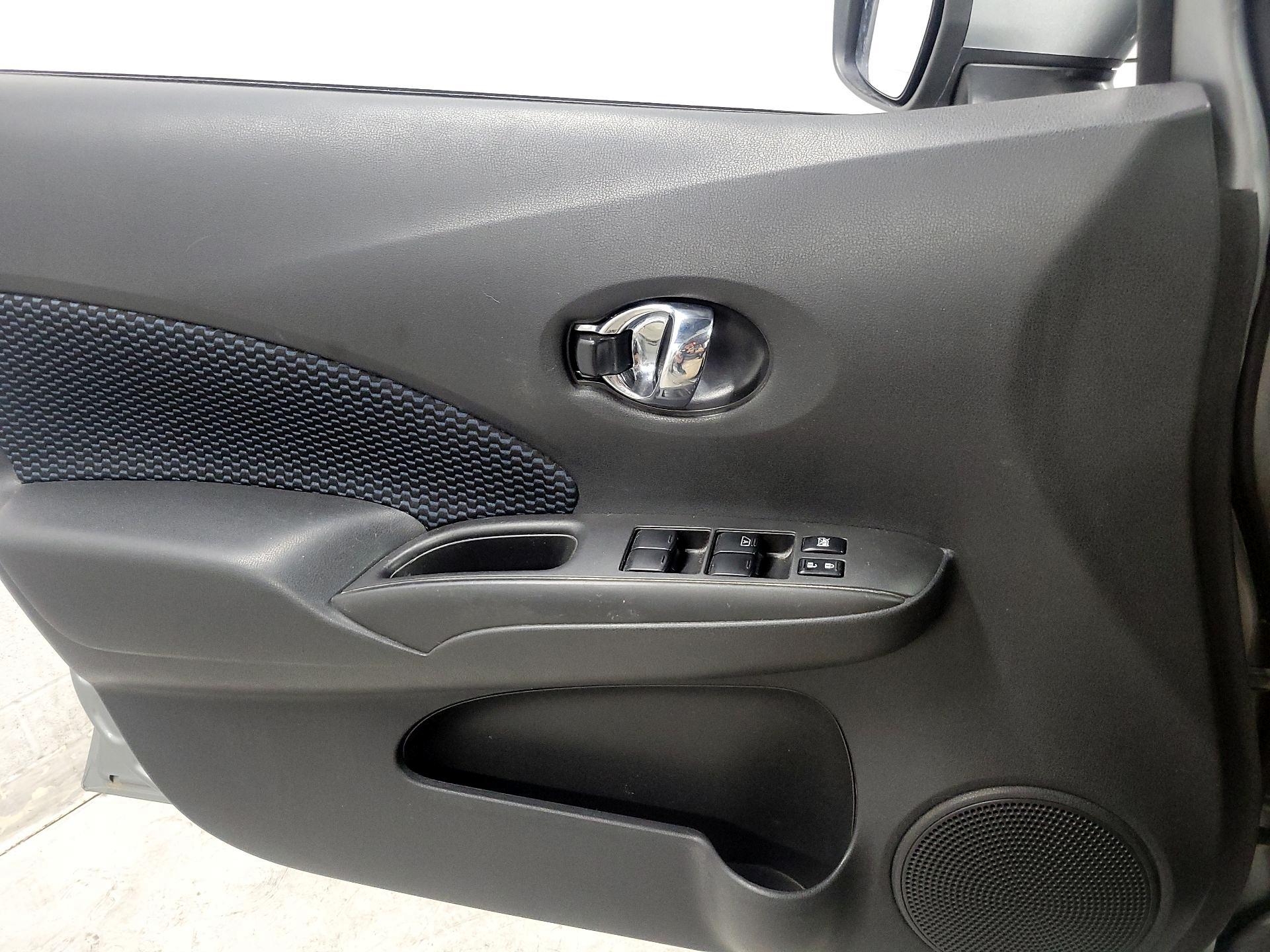Thumbnail: 2015 Nissan Versa Note - 12