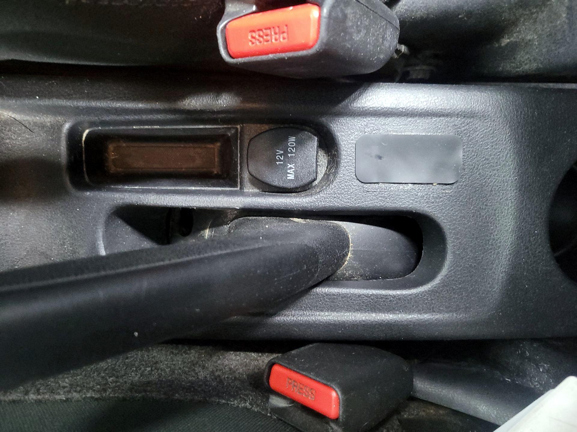 Thumbnail: 2015 Nissan Versa Note - 17