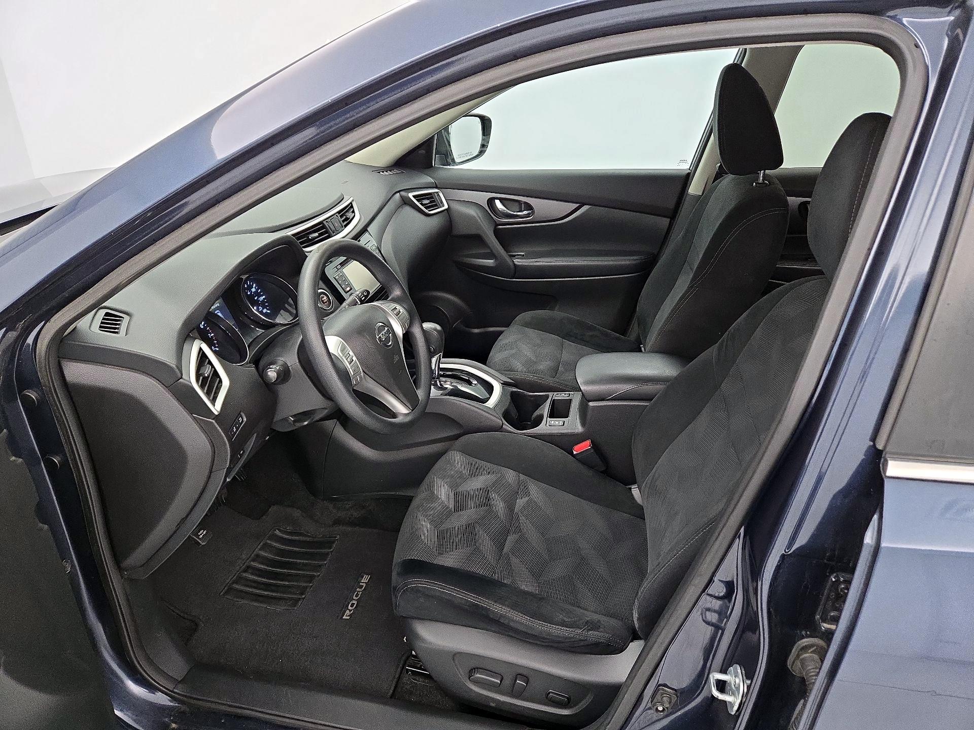 Thumbnail: 2016 Nissan Rogue - 11