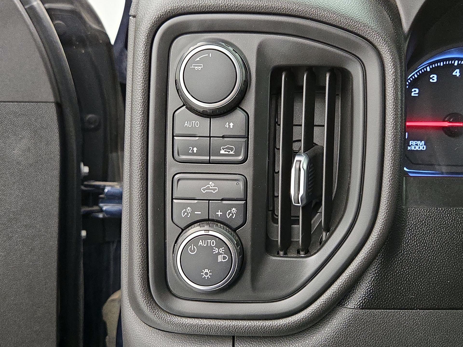 Thumbnail: 2021 Chevrolet Silverado 1500 - 13