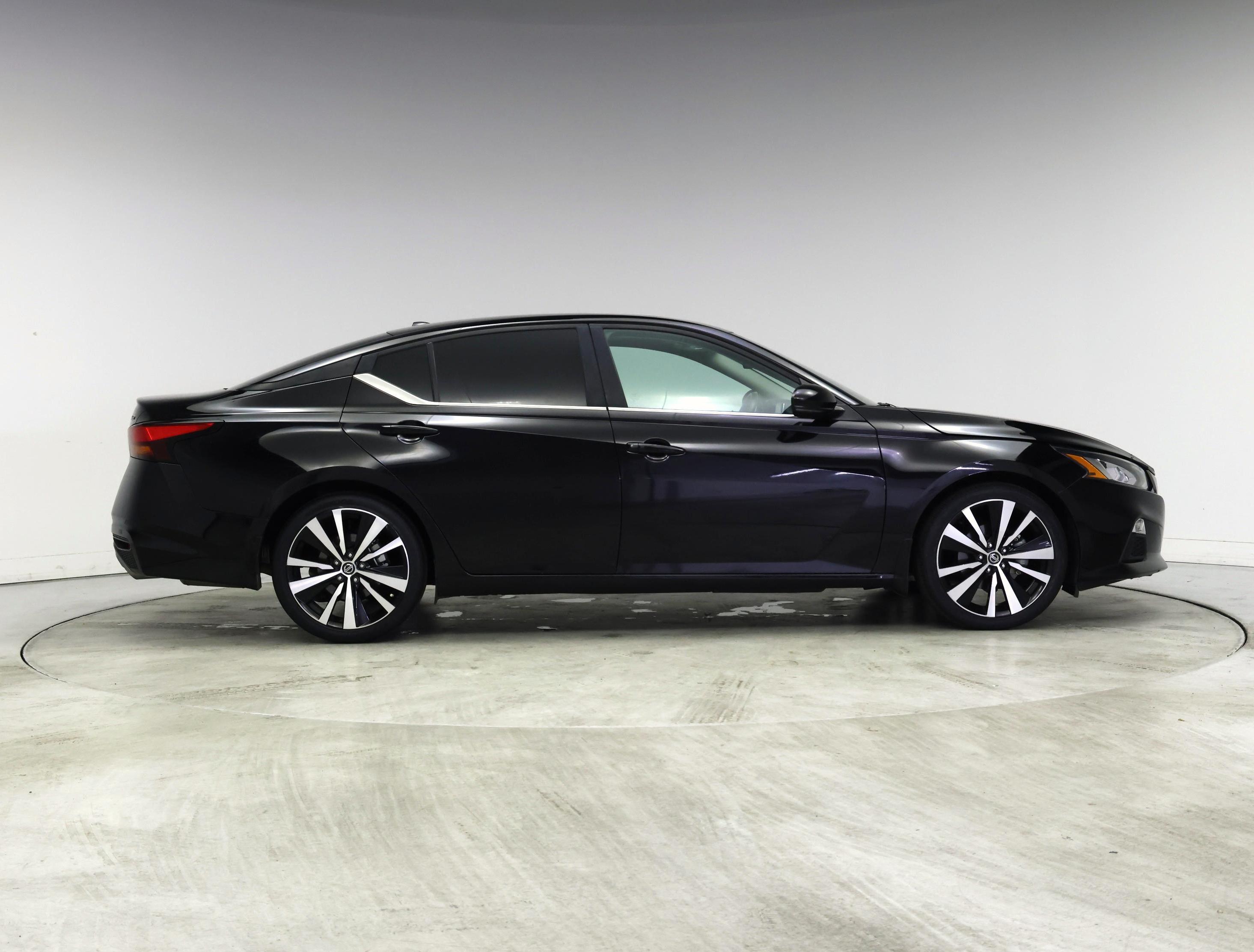 Thumbnail: 2021 Nissan Altima - 7