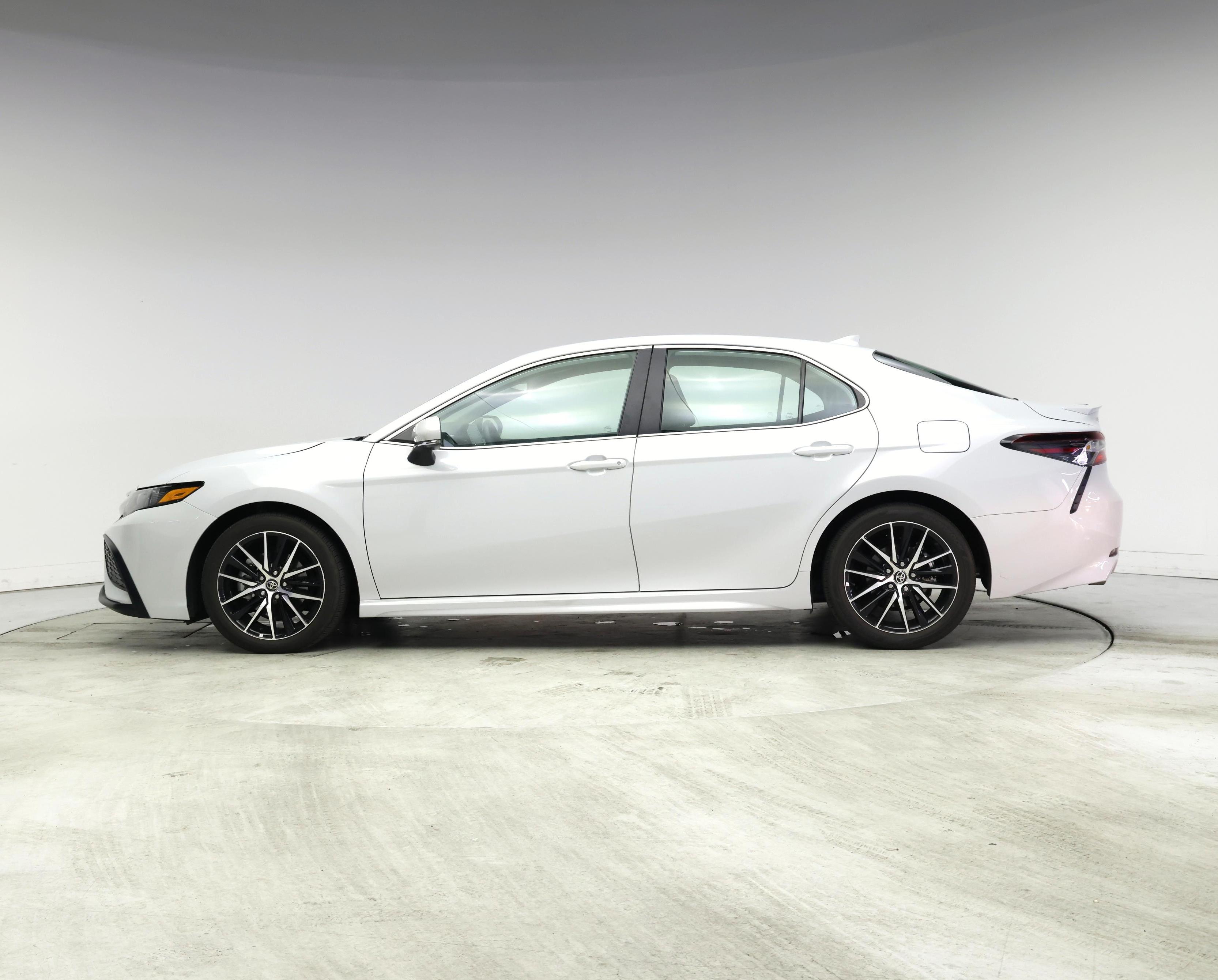 Thumbnail: 2023 Toyota Camry - 3