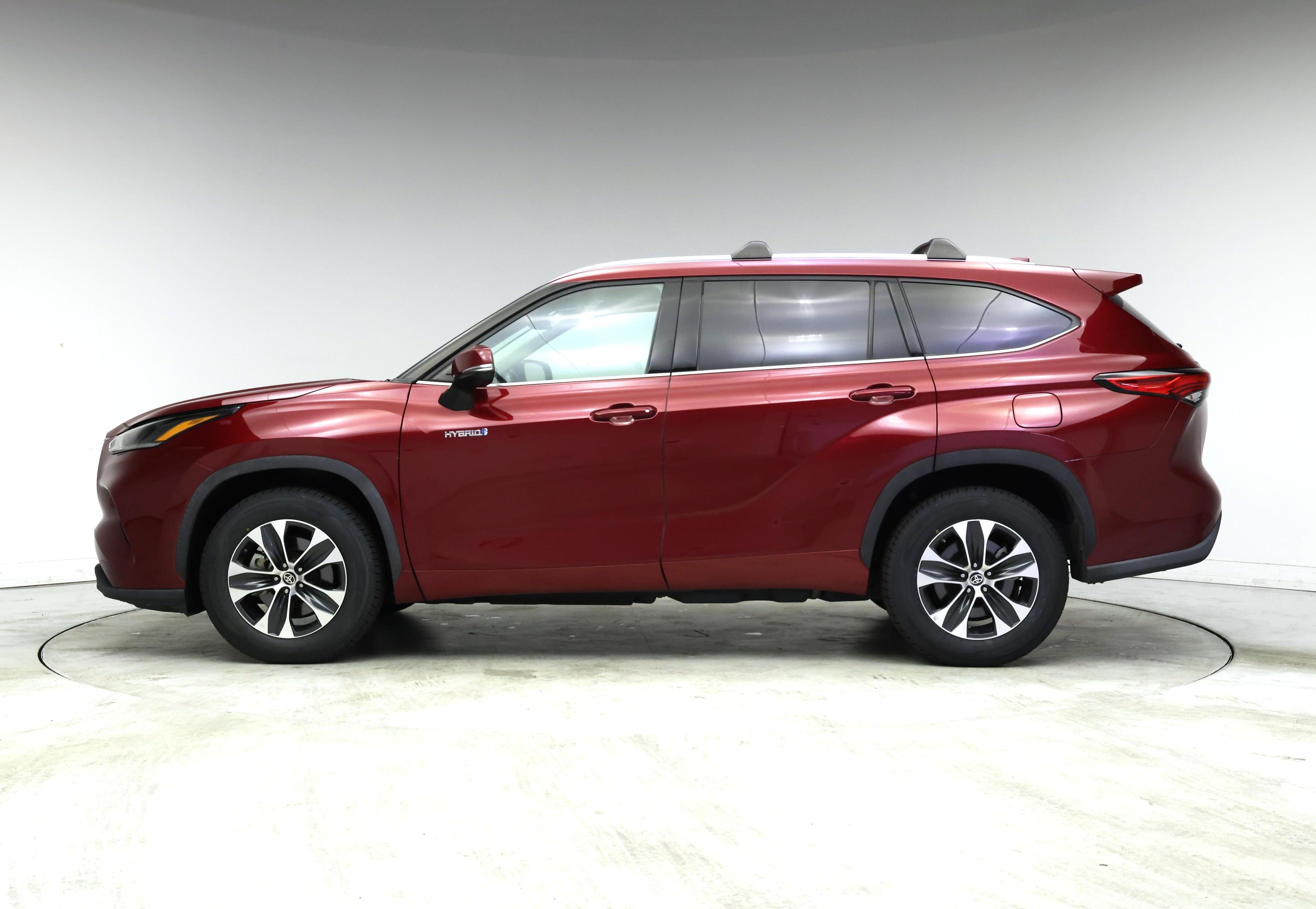 Thumbnail: 2021 Toyota Highlander - 3