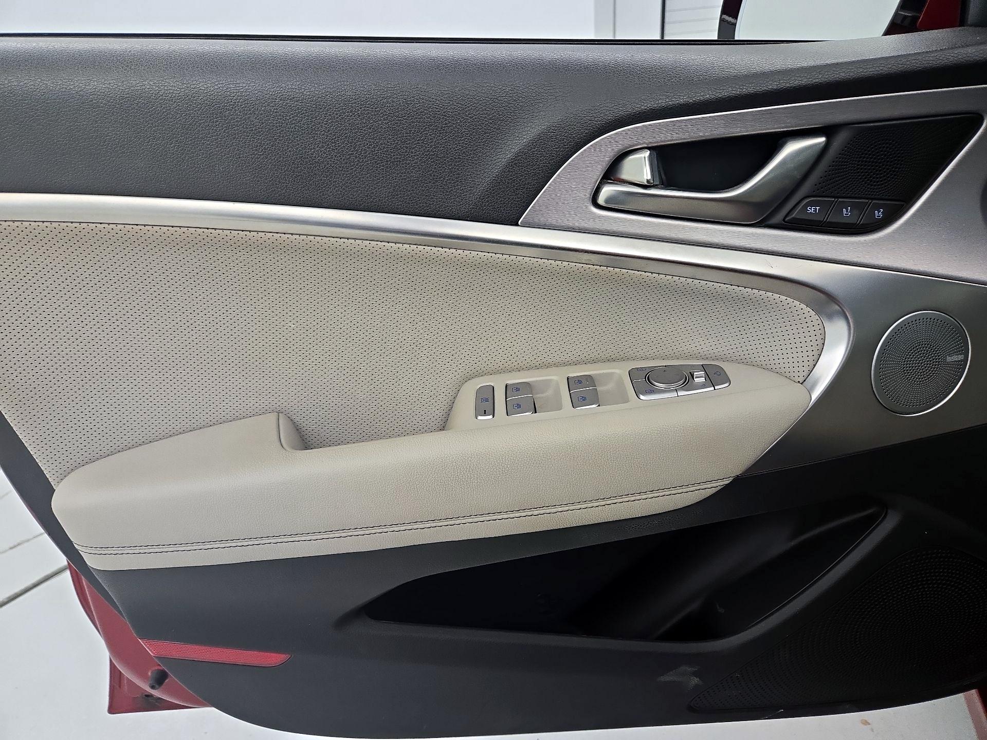 Thumbnail: 2019 Genesis G70 - 12