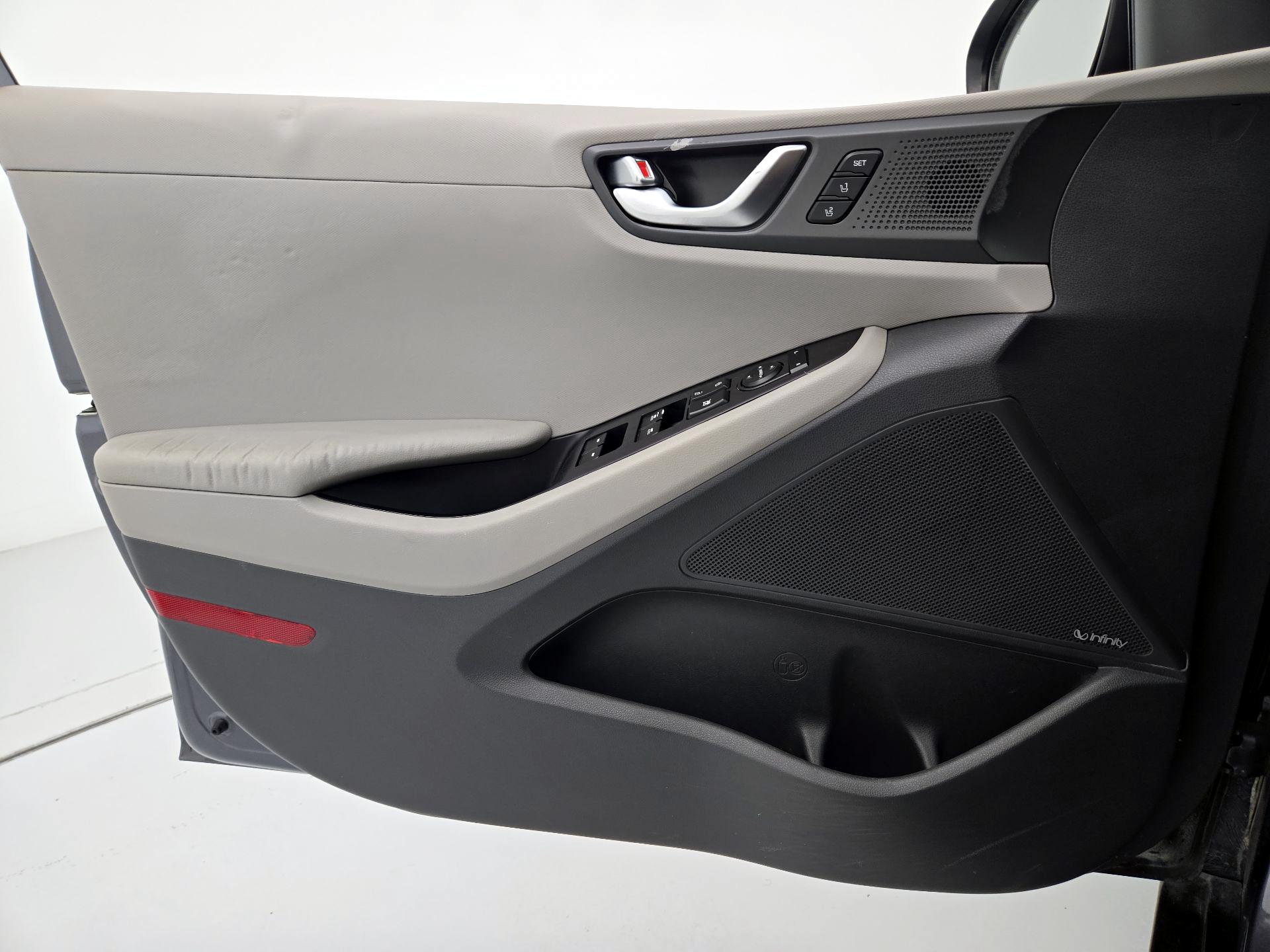 Thumbnail: 2017 Hyundai Ioniq - 12