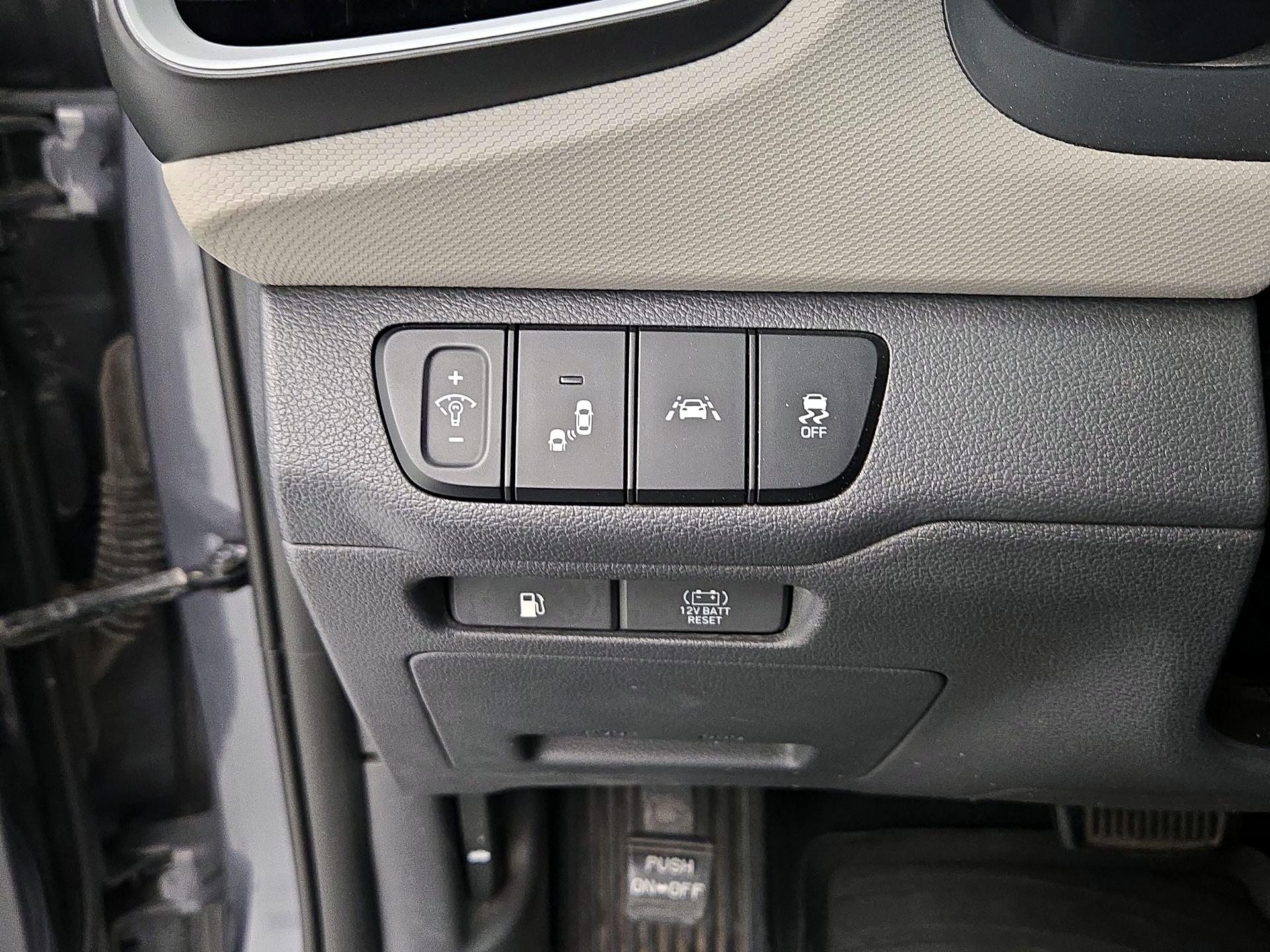 Thumbnail: 2017 Hyundai Ioniq - 13