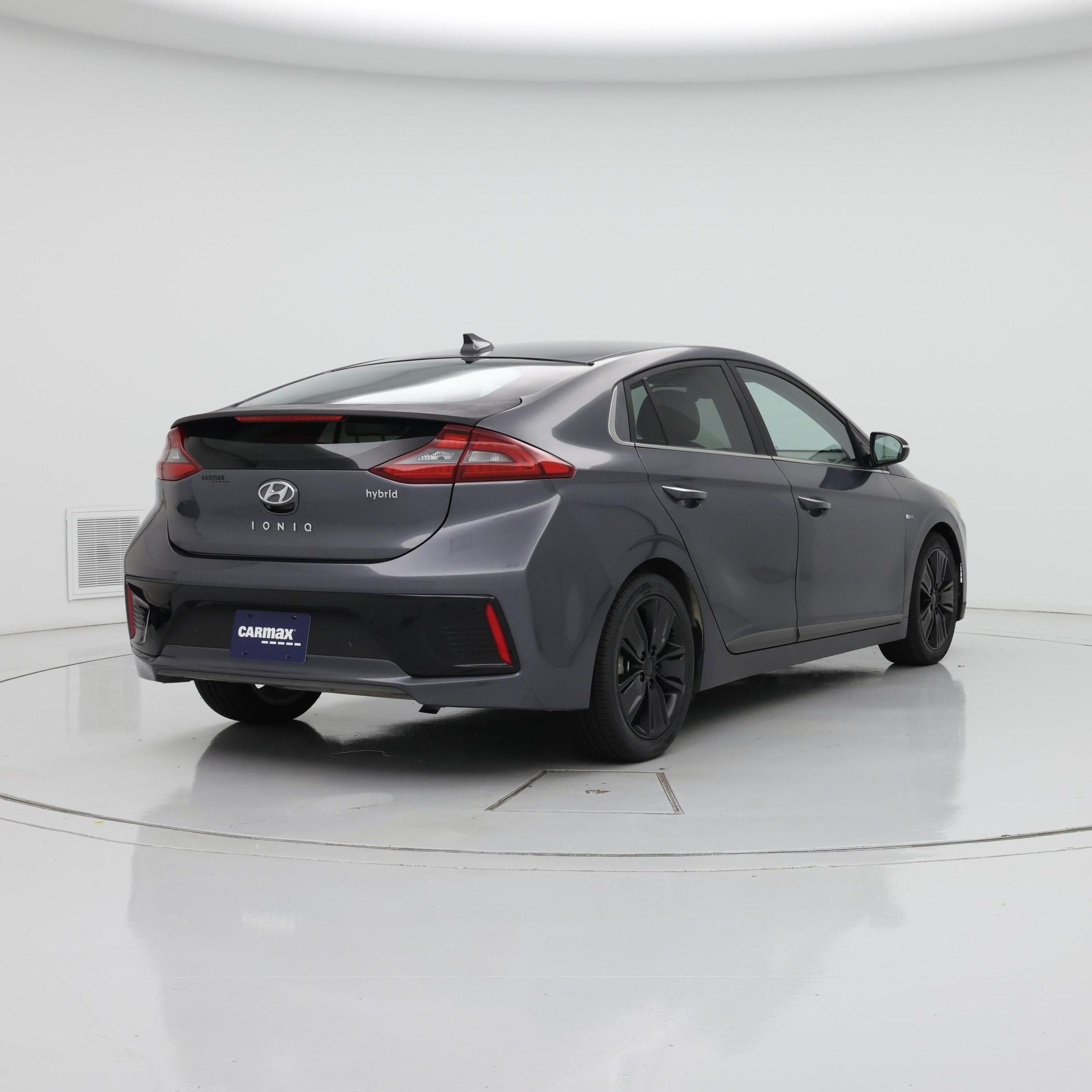 Thumbnail: 2017 Hyundai Ioniq - 8